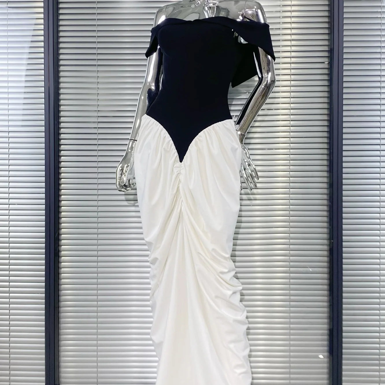 2025 Women Sexy Off the Shoulder Laced-up Bodycon Long Maxi Dress Evening Party Celebrate Cocktail Outfit