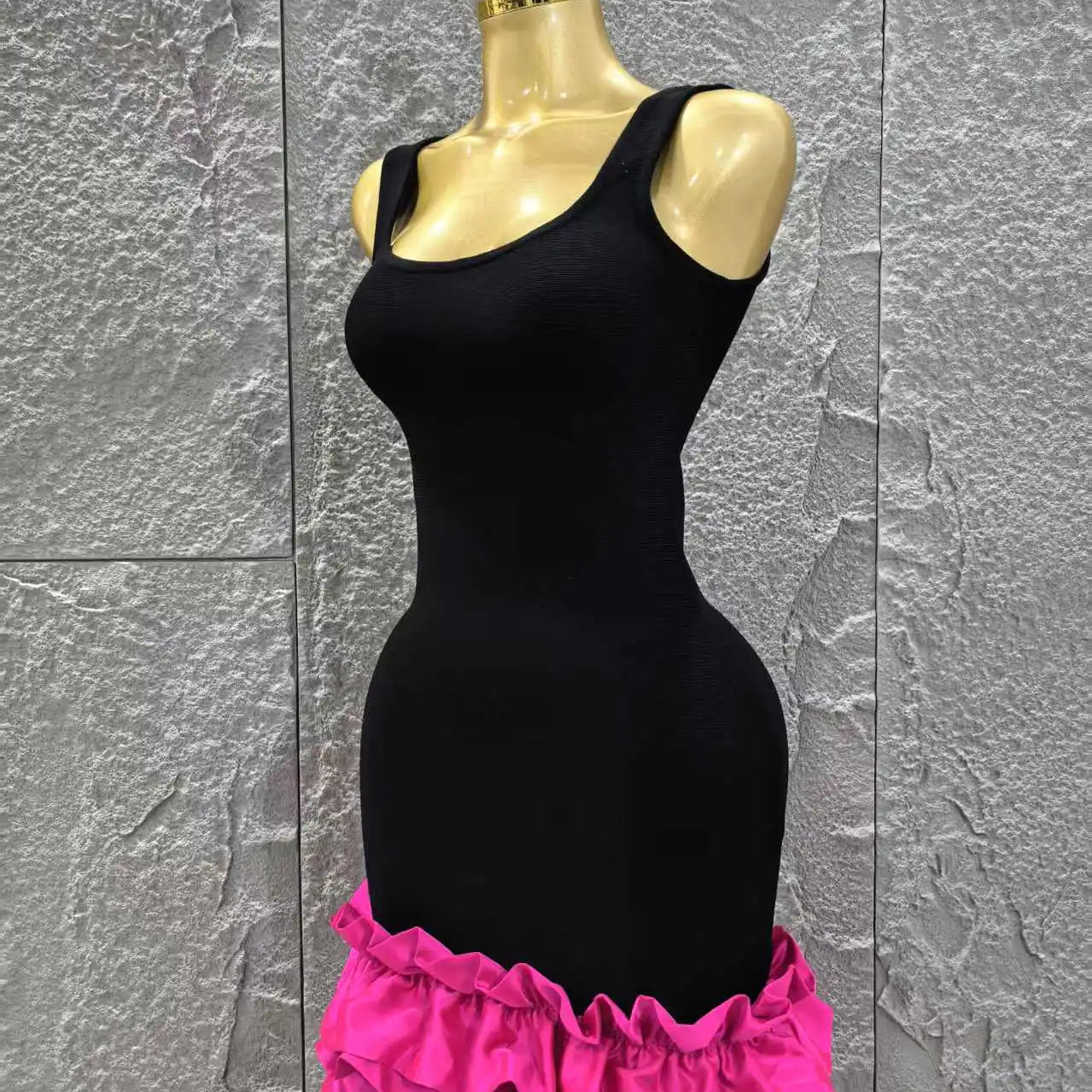 Women Sleeveless Sexy O-Neck Ruffles Bodycon Mini Bandage Dress Celebrate Nightclub Party Bar Singer Outfit