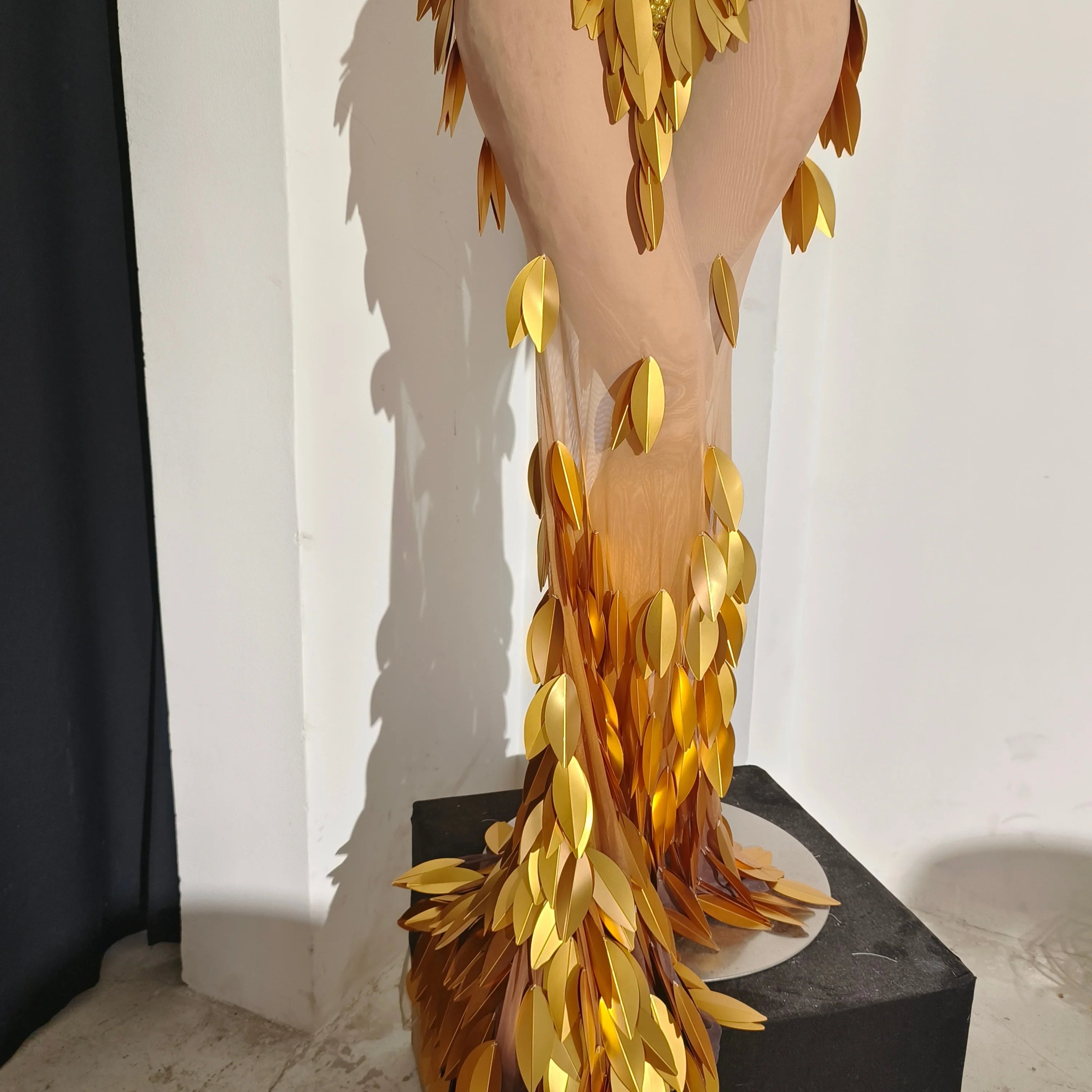 Luxurious Gold Strapless Dress Women Sexy Sheer Mesh Full Crystal Beaded Leaf Form-Fitting Mermaid Formal Event Party Costume
