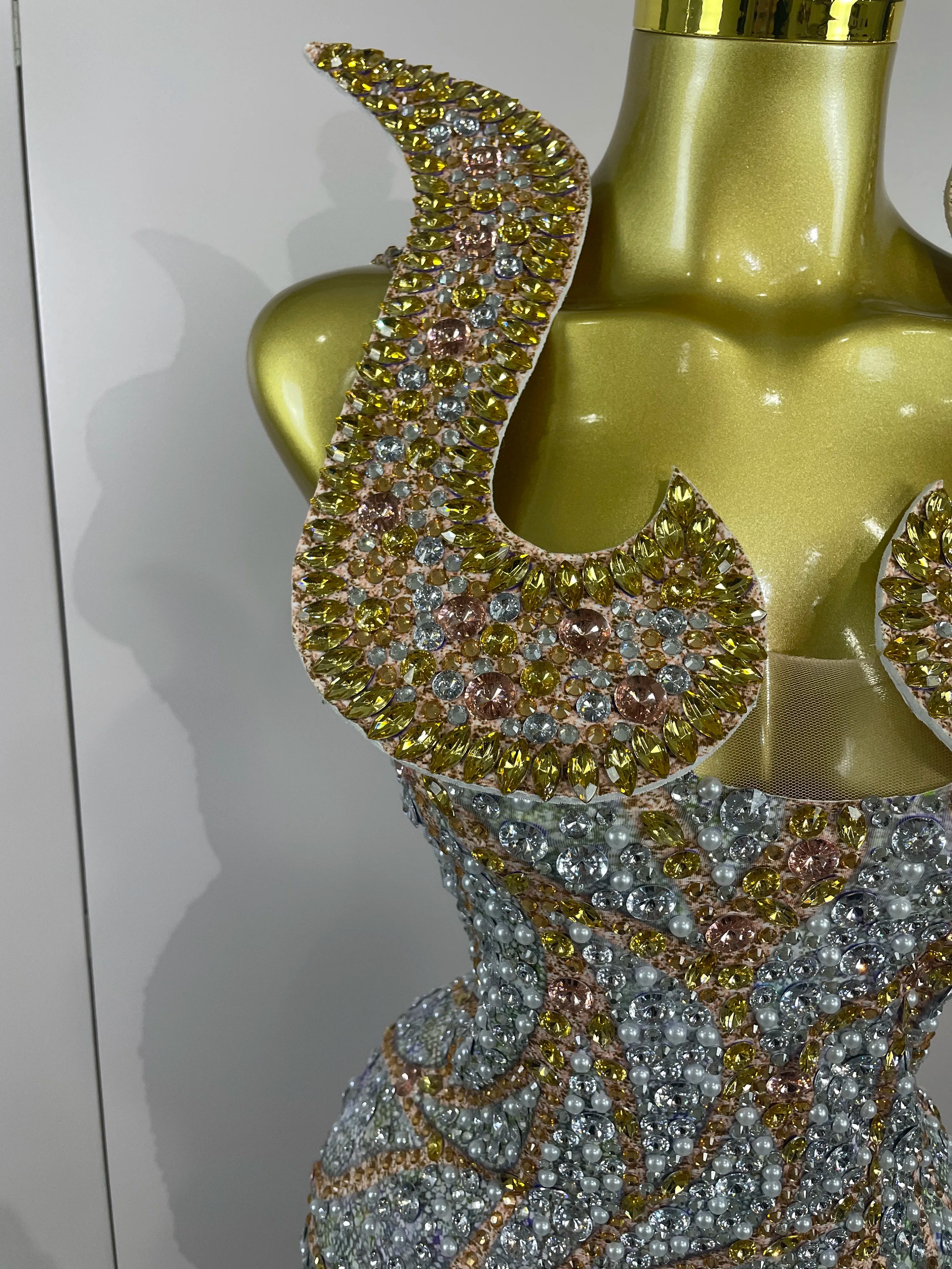 2025 Luxury Crystals Diamonds Slit elegant Sheath Fishtail Dress Women Sexy Evening Party Performance Photoshoot Stage Dress