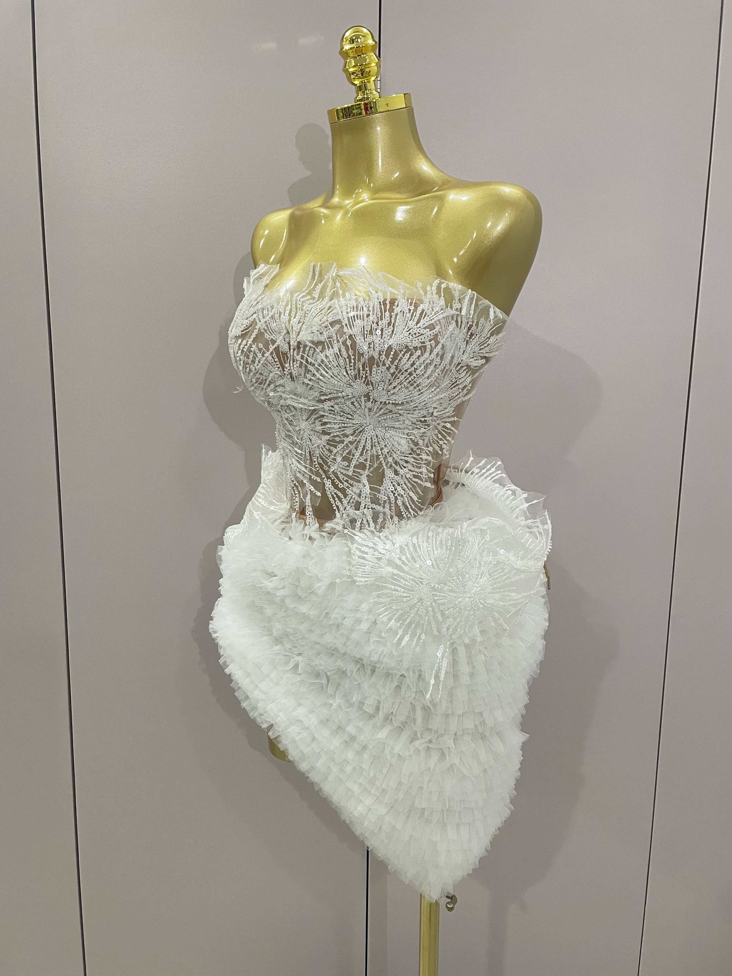 Stock Sexy White Lace Strapless Tops Ruffles Mini Skirt 2 PCS Set Women Evening Party Nightclub Singer Stage Performance Costume