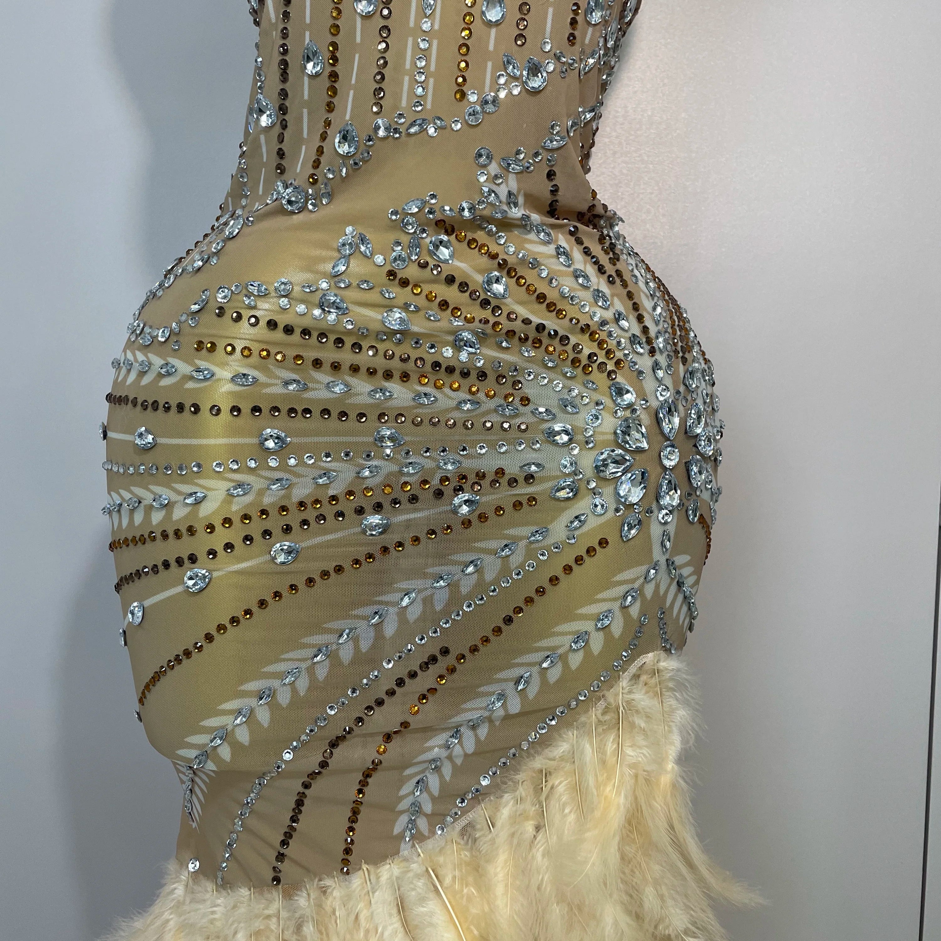 Sparkly Sexy Crystal Floor-Length Feathers Maxi Dress 2025 Elegant Evening Party Birthday Performance Prom Dance Stage Costume