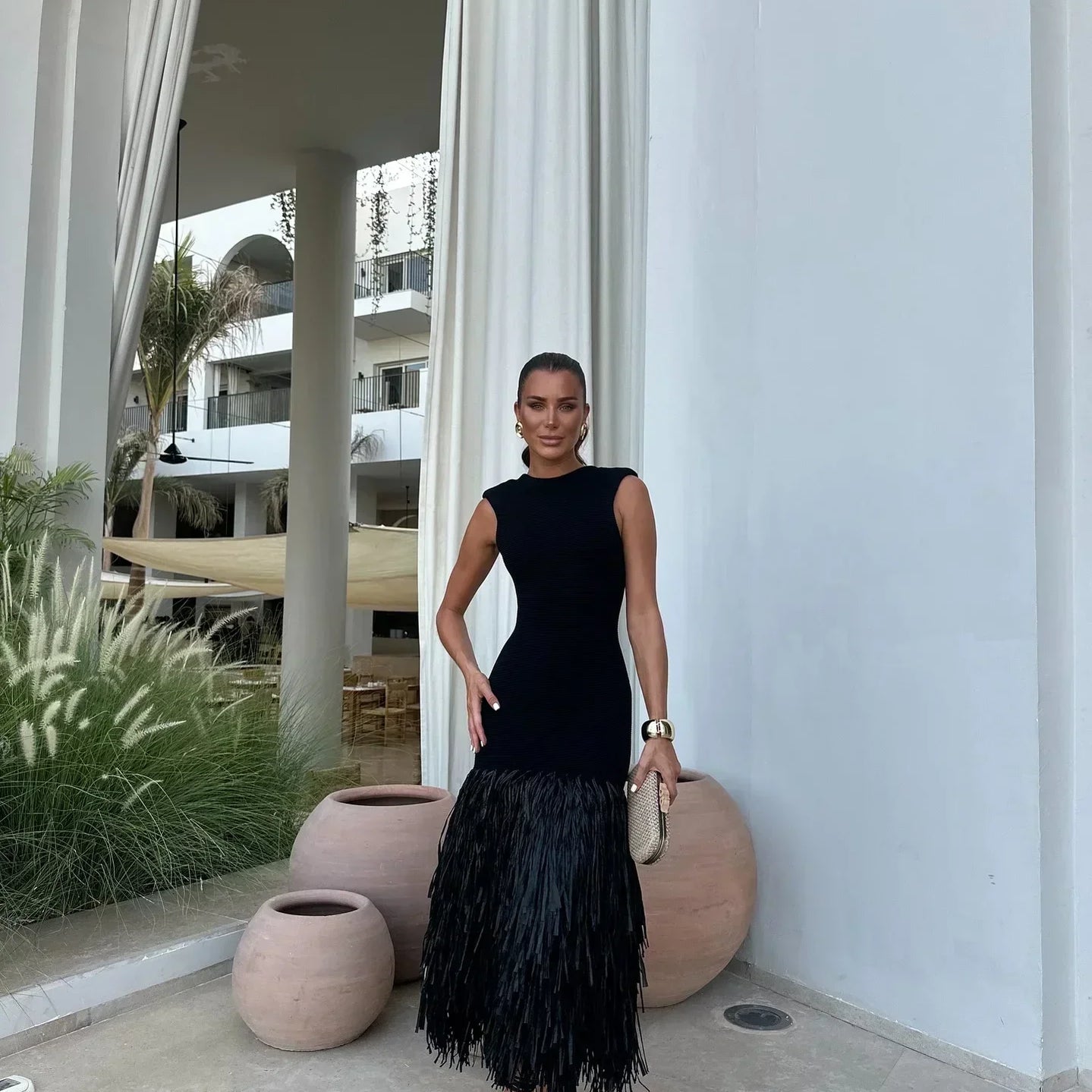 Fashion Knitted Tassels Hem Women Long Dress Elegant O Neck Pad Backless Zipper Sleeveless Slim Maxi Dresses Lady Party Vestidos Black