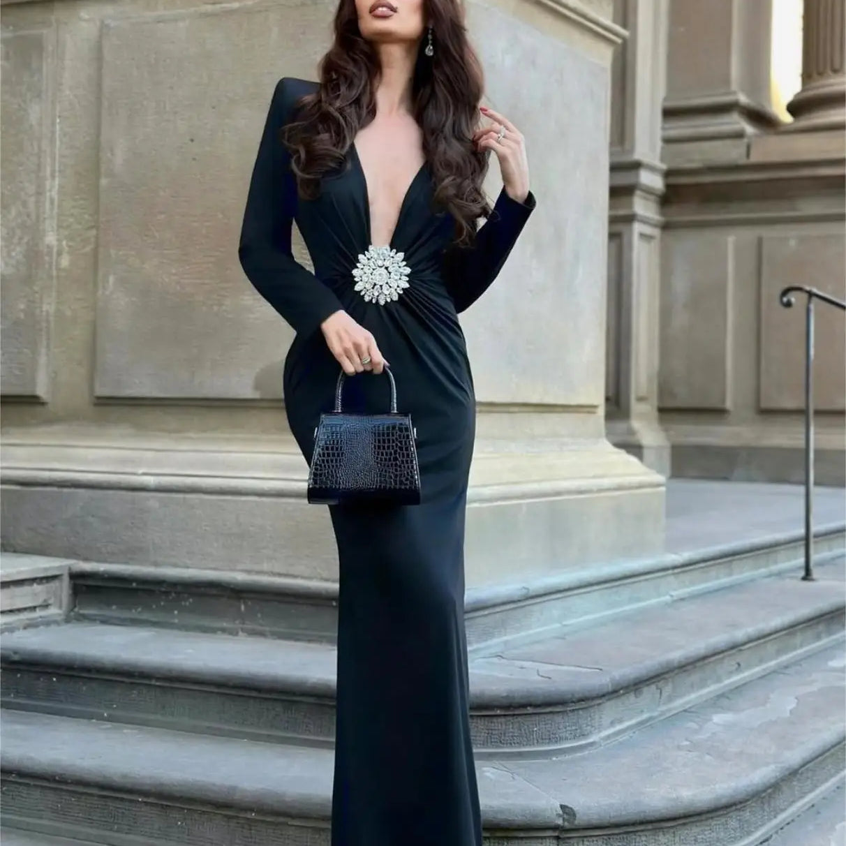 2025 Autumn Shining Diamonds Sexy V-Neck Package Hip Black Floor Length Dress Graceful Woman Party Dress Cocktail Party Outfit