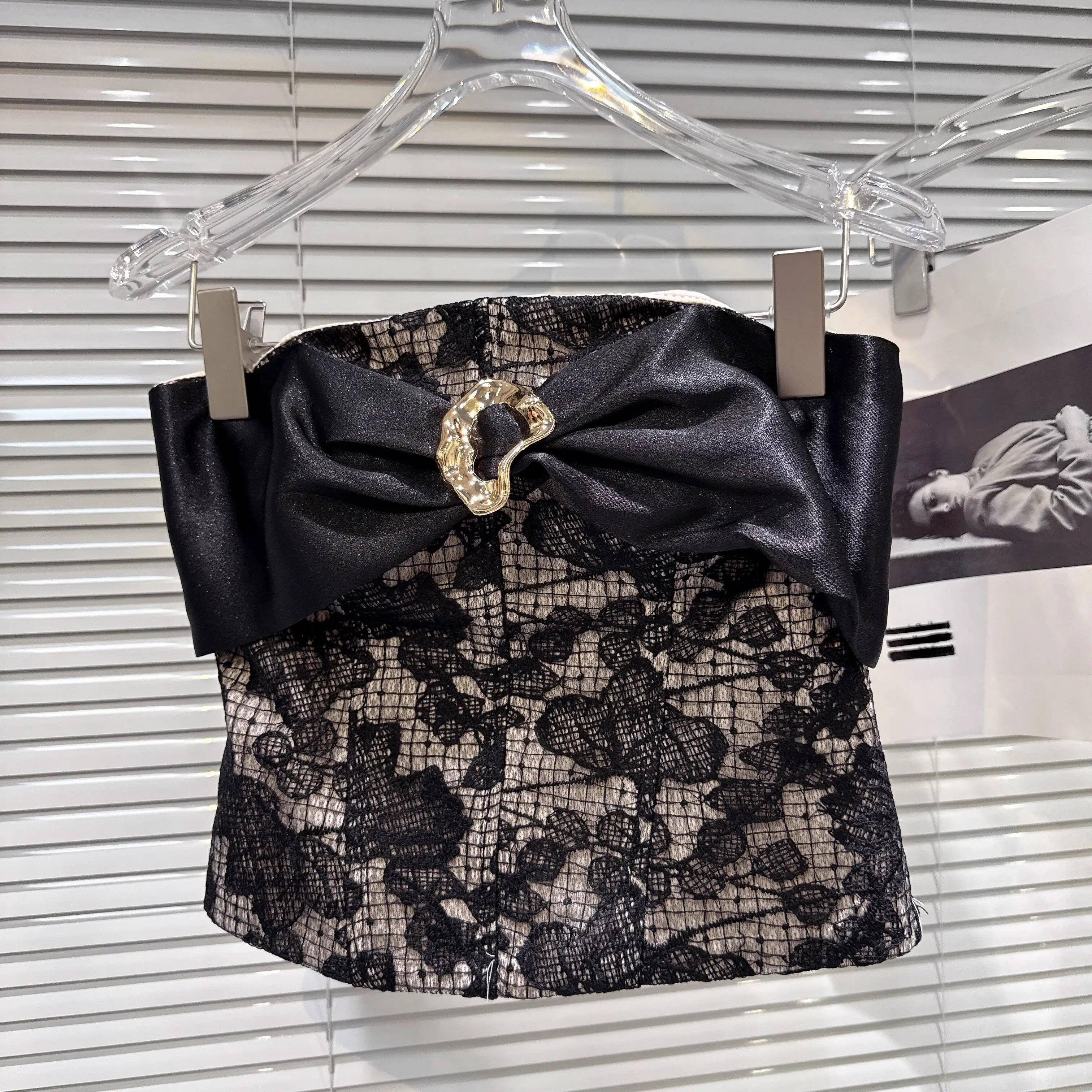 Winter New Fashion Bow Lace Patchwork Strapless Top For Women Ribbon Wrapped Hip Short Skirt Female Trend 11A07752 only Top