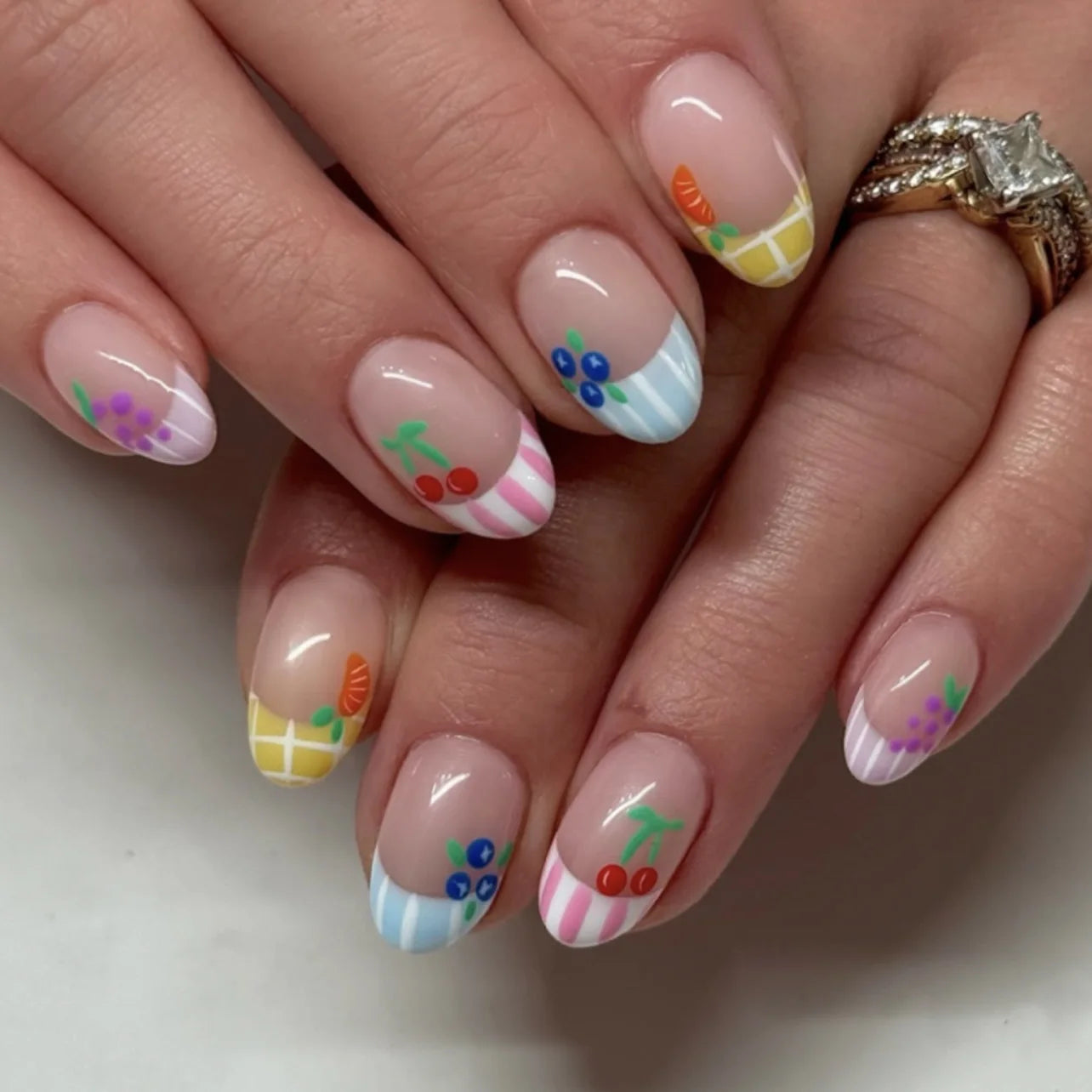 24Pcs Short Round Almond Lovely False Nails Full Cover Fresh Cartoon Fruit Pattern Designs Wearing Nails Art French Summer Nails 6