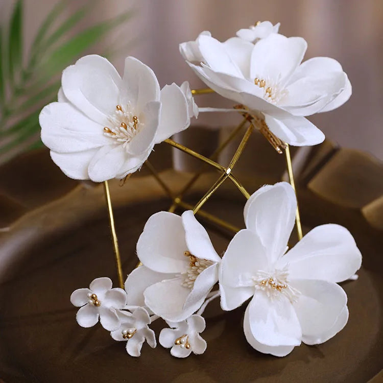 CC Flower Shape Hairpins Women Accessories Wedding Hairwear Bridal Headdress Engagement Hair Ornaments Romantic Hairgrips AN253