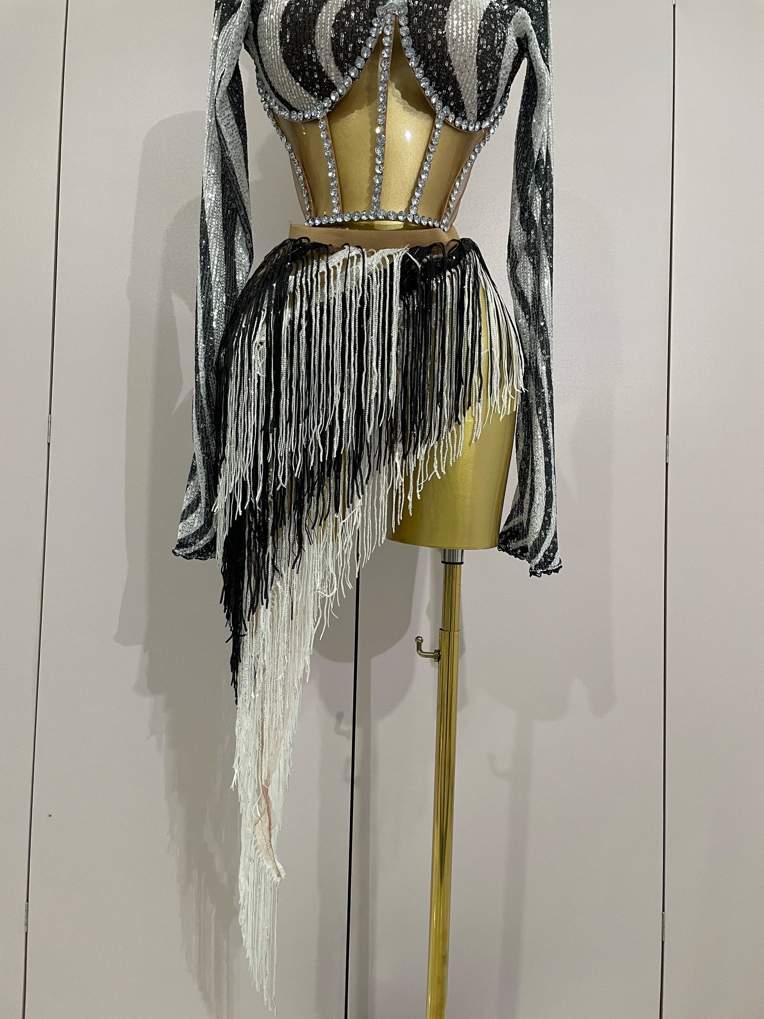 2025 New Shiny Diamond Sequin Tassels Sexy Mesh Long Sleeved Two Piece Set Women Evening Birthday paty Nightclub Stage Costume