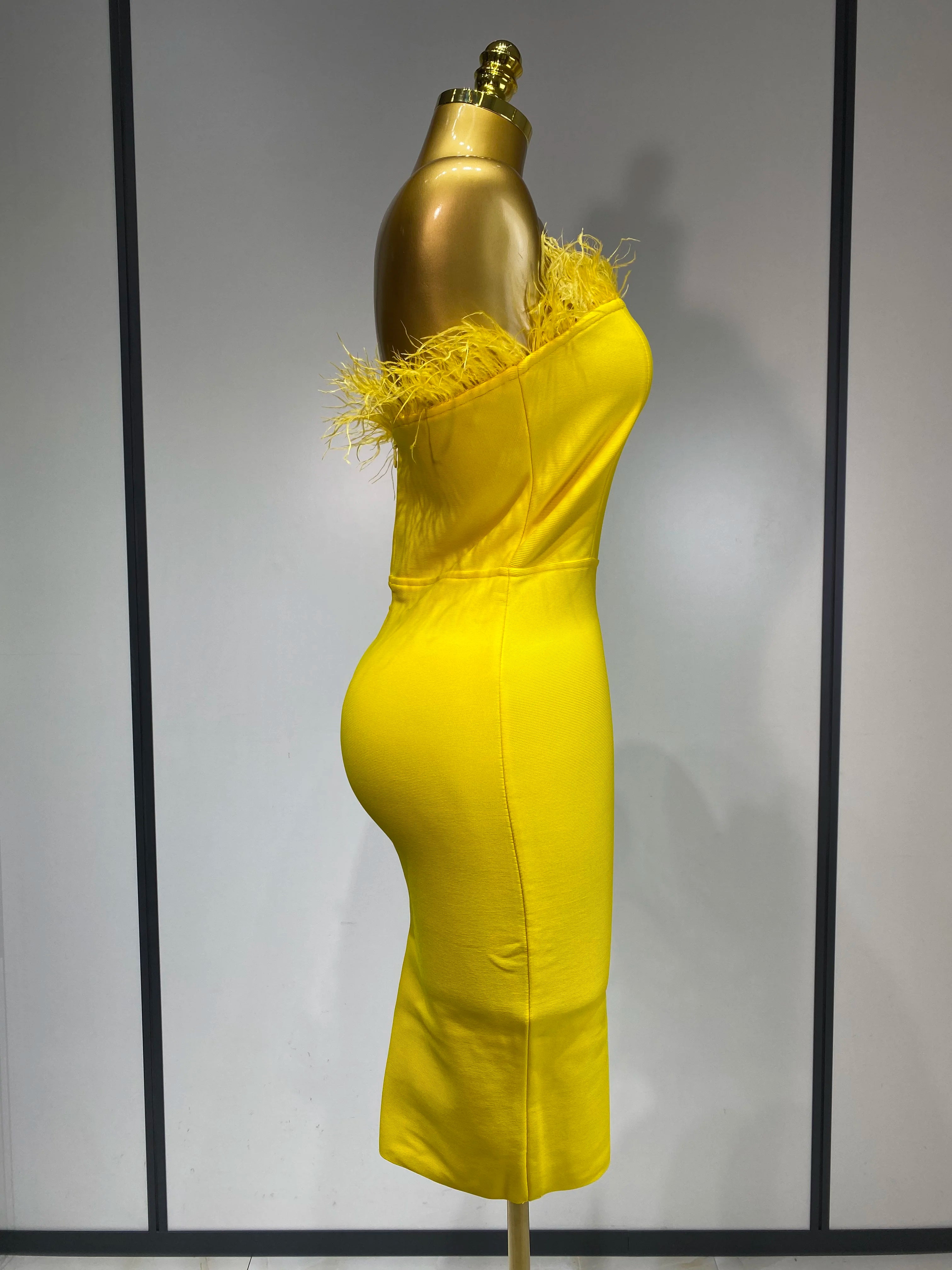 Women Sexy Backless Yellow Bodycon Bandage Dress Strapless Celebirty Elegant Feather Dresses Luxury Birthday Club Party Outfit