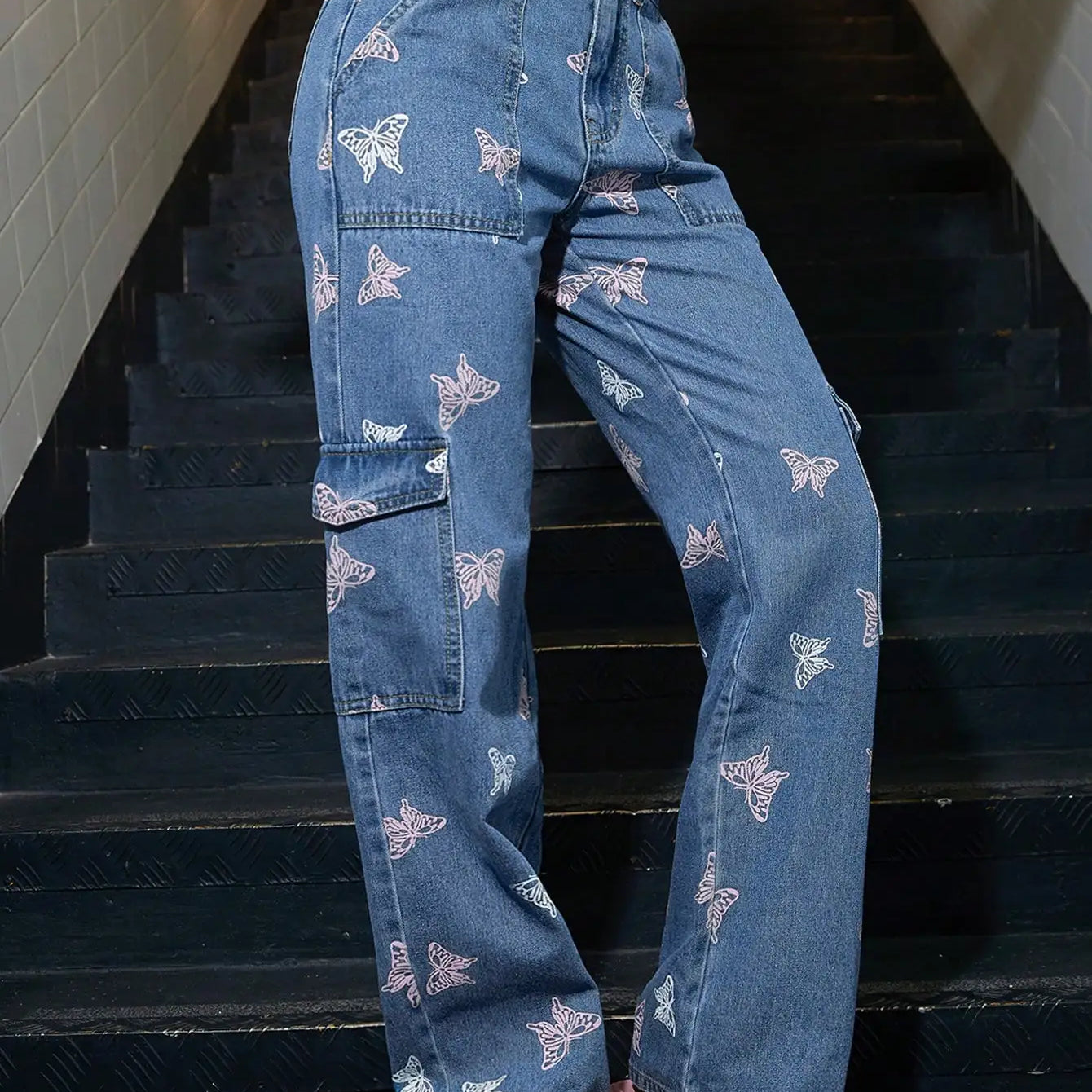 Women Fashion Cargo Jeans 90s Retro Street Pink Butterfly Embroidery Flap Pocket Baggy Straight Leg Overall Denim Trousers