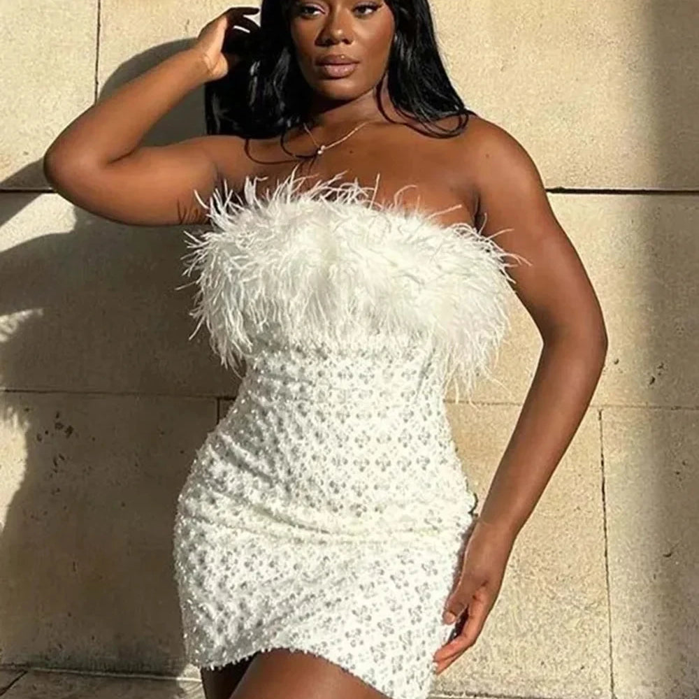 2024 New Summer White Color Women Sexy Sttrapless Bodycon Mini Dress Feathers Rhinestones Celebrate Birthday Girls' Cute Dress