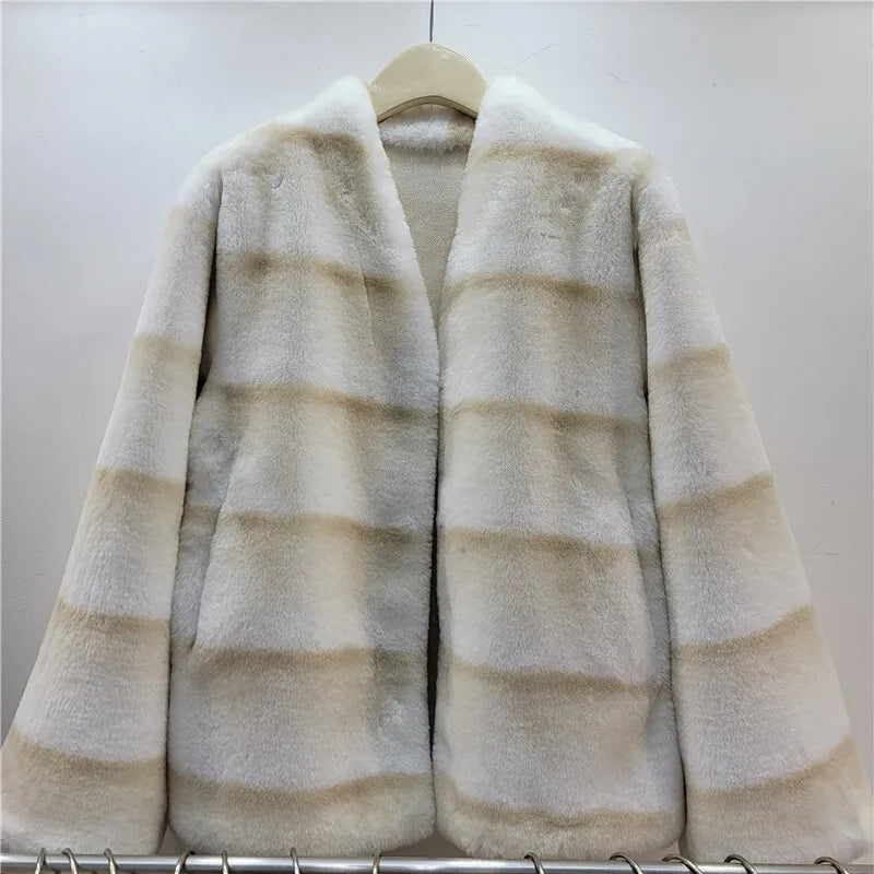 Winter New Fashion High-End V-Neck Faux Mink Fur Coat For Women Loose Contrast Color Short Warm Jacket Female 11A07841 Apricot One Size