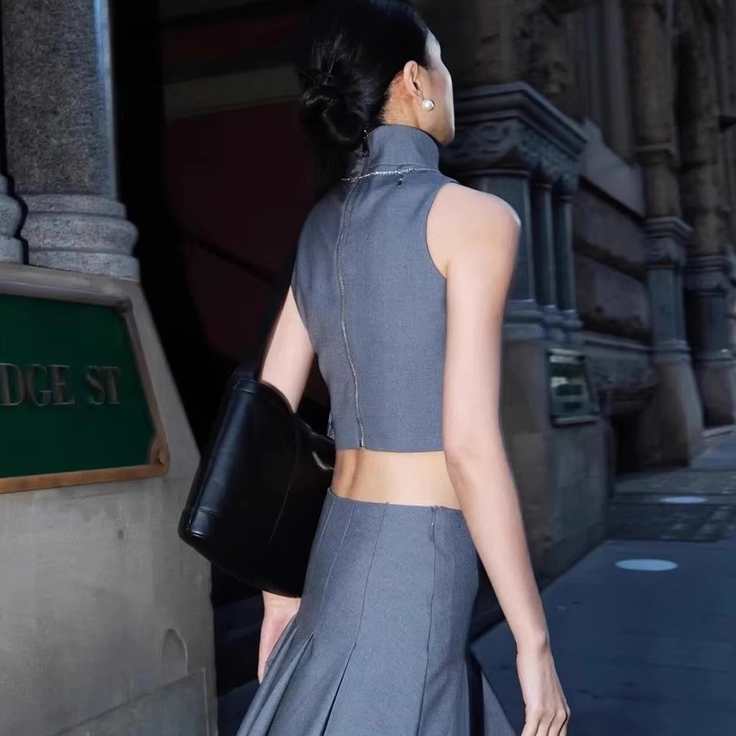 Lautaro Spring Summer Sexy Stylish Grey Cropped Tank Top Women Stand Collar Elegant Chic Luxury Designer Sleeveless Clothes 2025