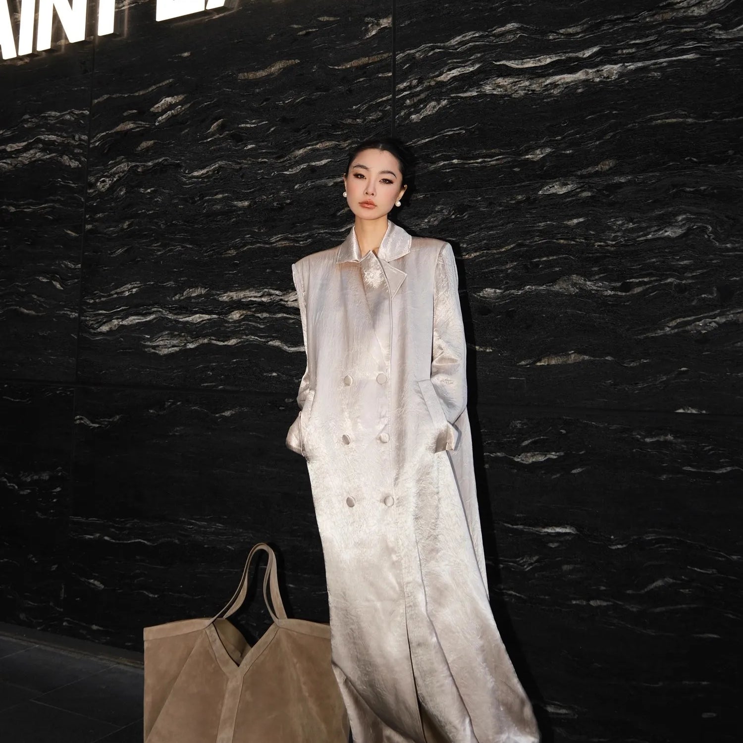 Lautaro Autumn Extra Long Thin Shiny Champagne Trench Coat for Women Shoulder Pads Elegant Stylish Luxury Designer Clothes 2025