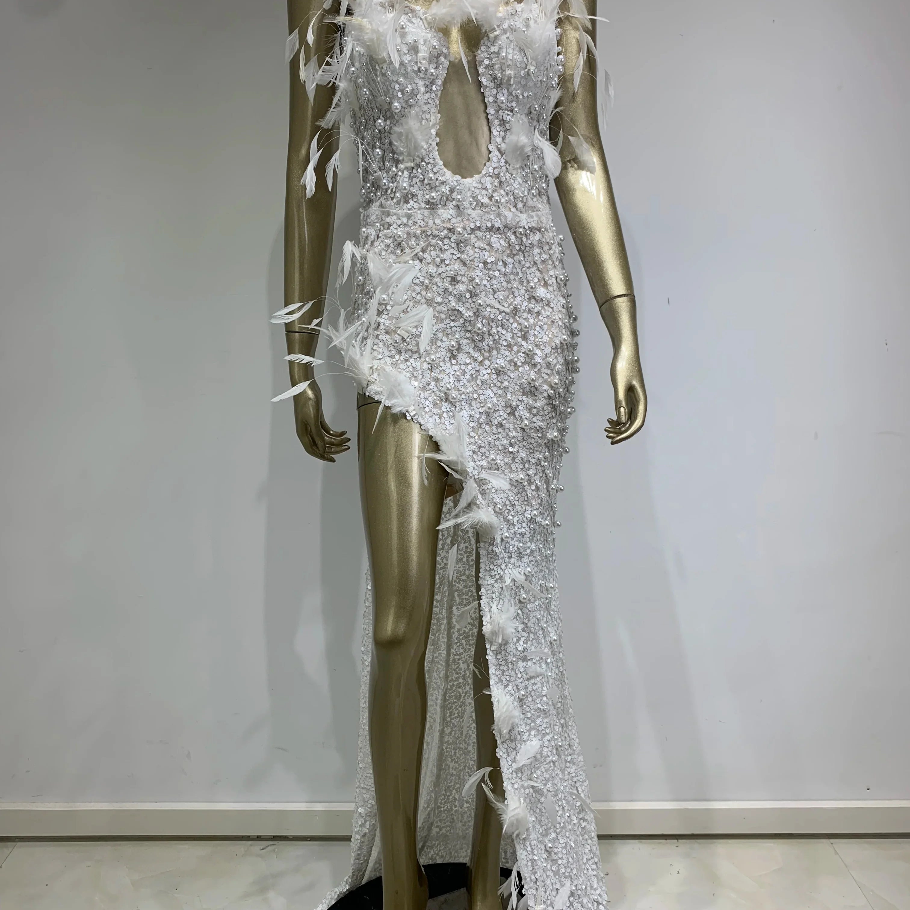 Luxury Sexy Strapless Feather Sequins White Pearl Maxi Long Women Gowns Dress Elegant Party Evening Stage Performance Dress