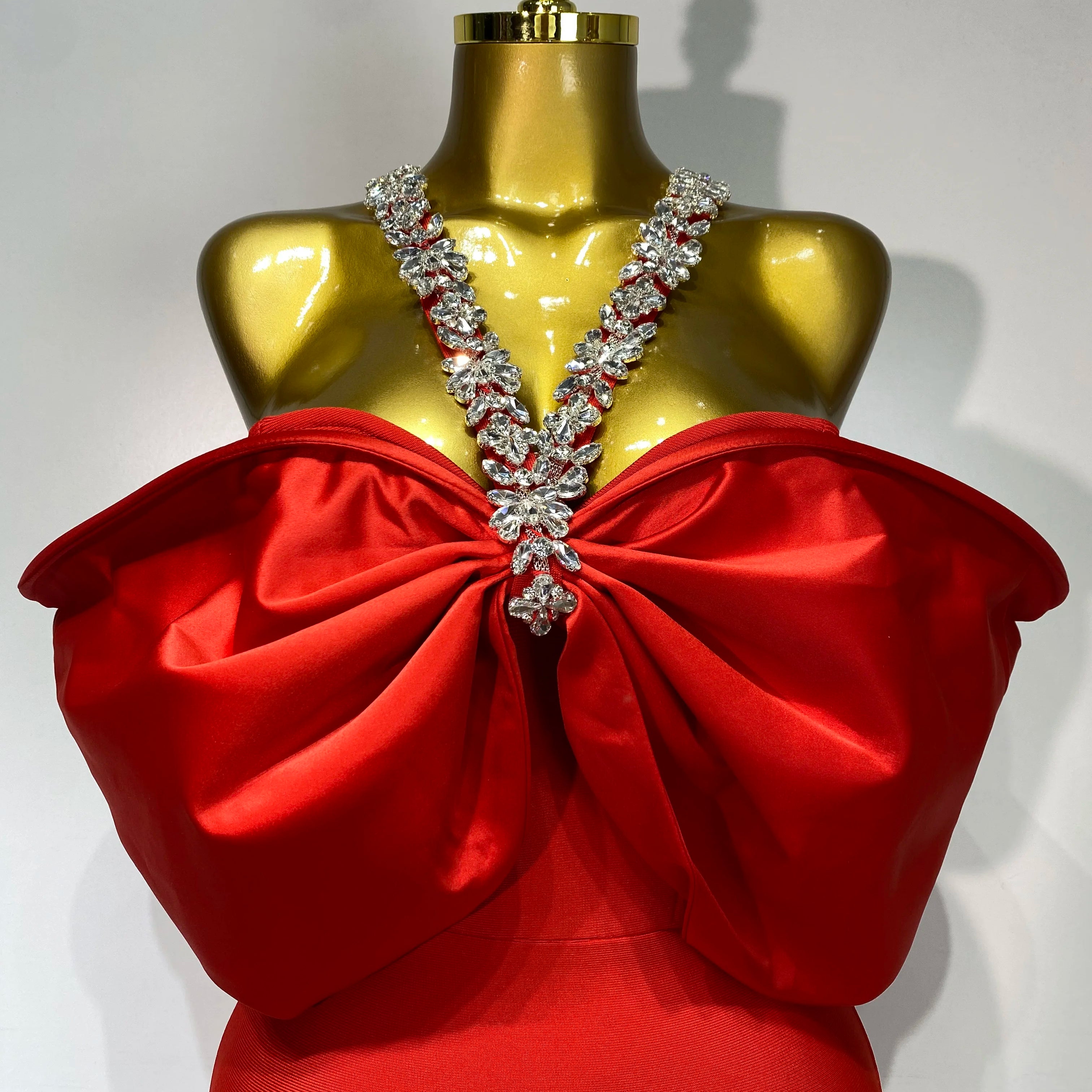 Women Sexy Elegant Halter Off the Shoulder Crystal Bodycon Long Bandage Dress Nightclub Evening Party Luxury Birthday Dress