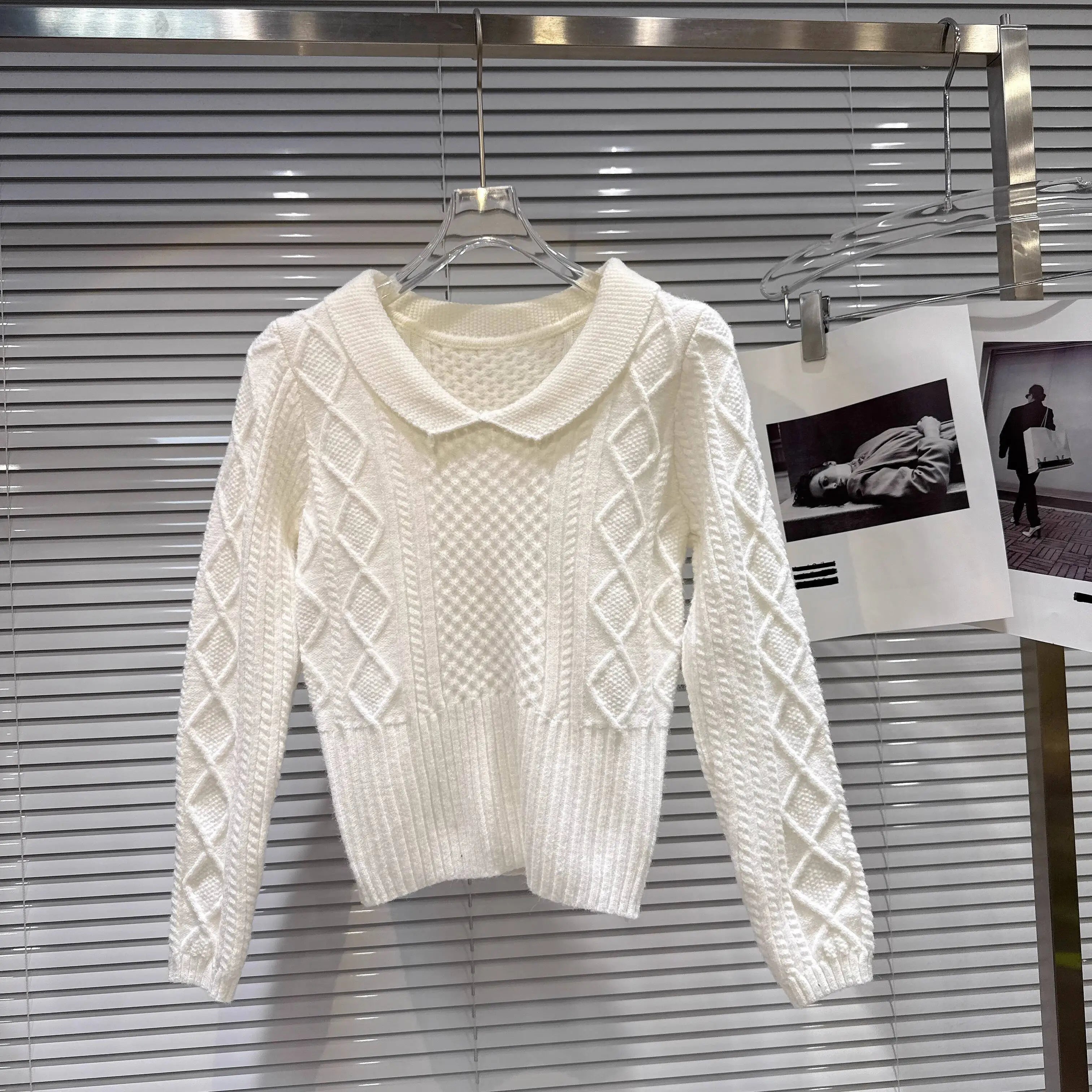 Winter New Fashion Style Lapel Edge Pattern Short Knitted Sweater For Women Solid Color Slim Fit Pullover 11A07925 White One Size