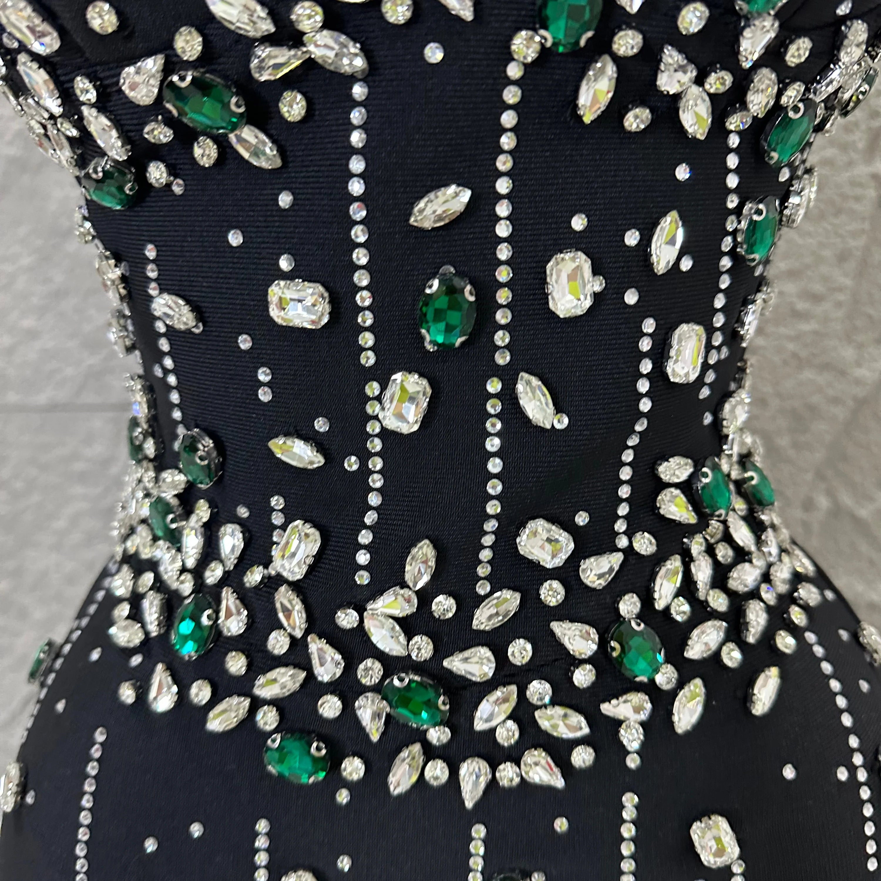 Sophisticated Black Bandage Midi Dress Women Spaghetti Strap Sweetheart Neck Rhinestone Emerald Bodycon Evening Gown