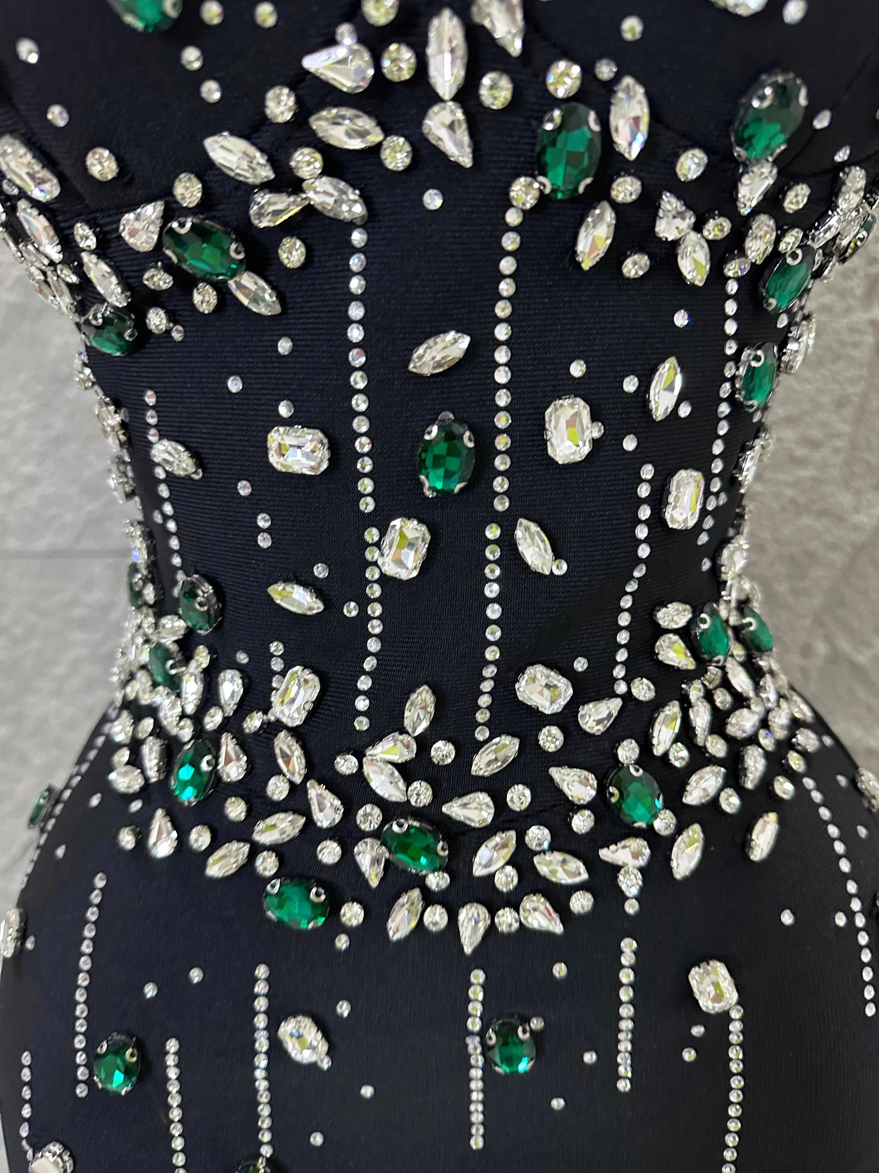 Sophisticated Black Bandage Midi Dress Women Spaghetti Strap Sweetheart Neck Rhinestone Emerald Bodycon Evening Gown