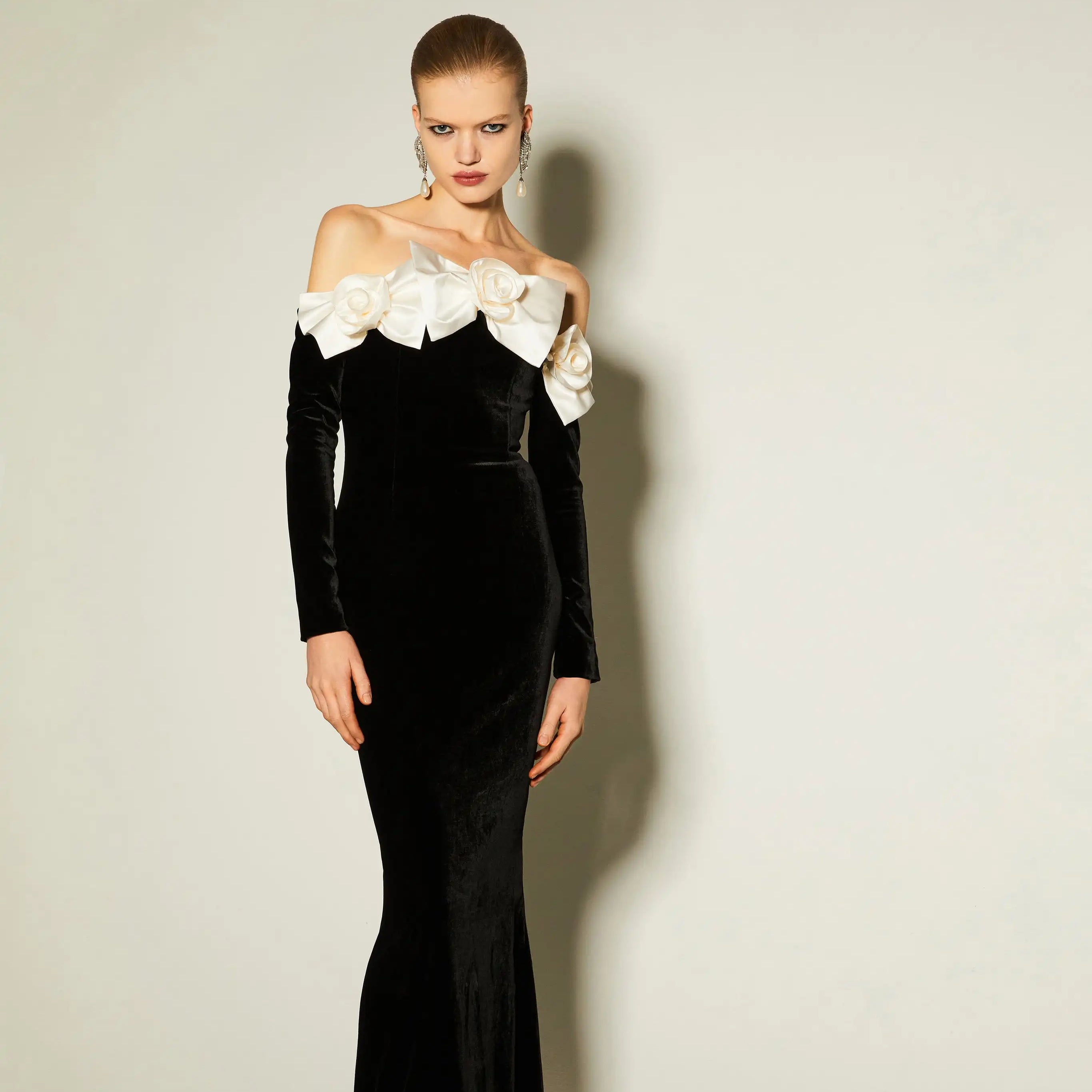 New Winter Style Women Long Sleeve Sexy Off the Shoulder Floor-length Dress Velvet Elegant Evening Party Celebrate Dress