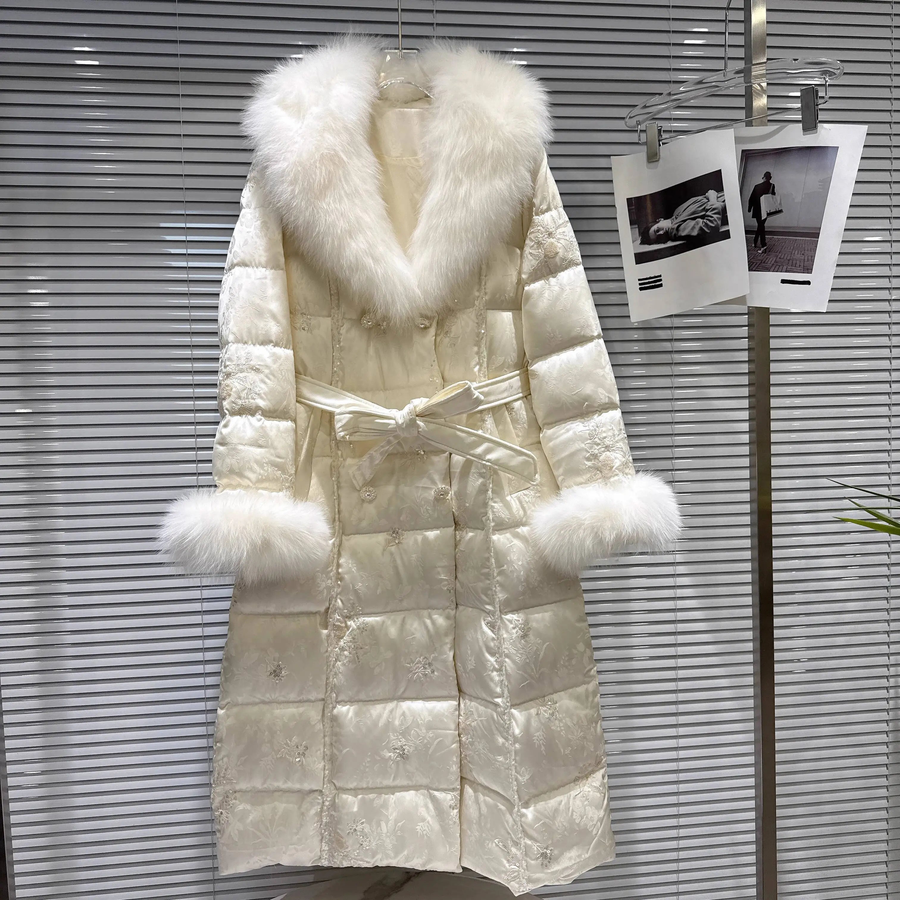 Winter New Fashion Style Large Fox Fur Collar Embroidered Long Cotton Jacket For Women High Quality Warm Coat 11A07799 Creamy-white