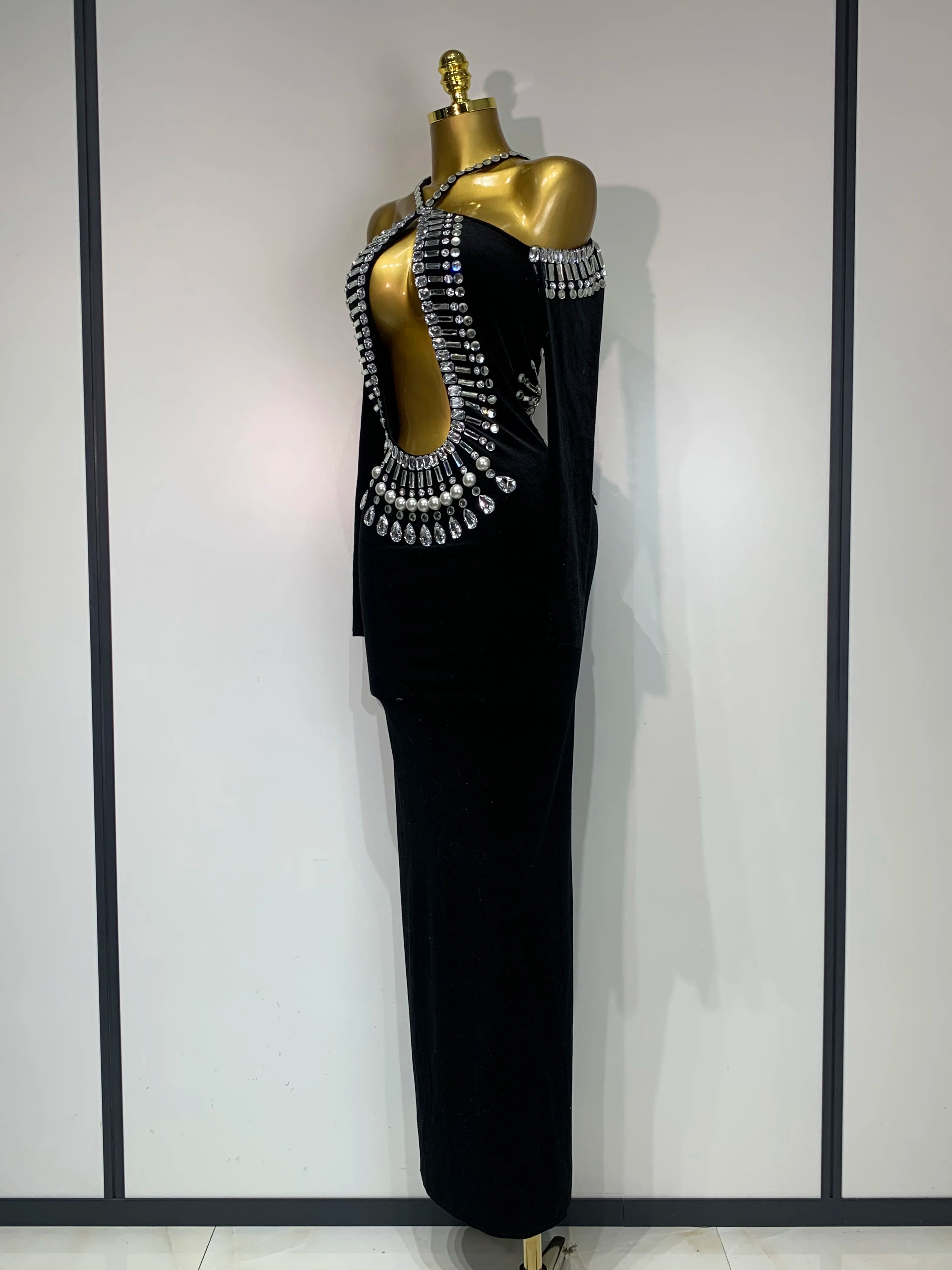 Luxury Birthday Dress Sexy Black Velvet Hollow Out Bodycon Dress Halter Evening Dress Drag Queen Nightclub Wedding Dress