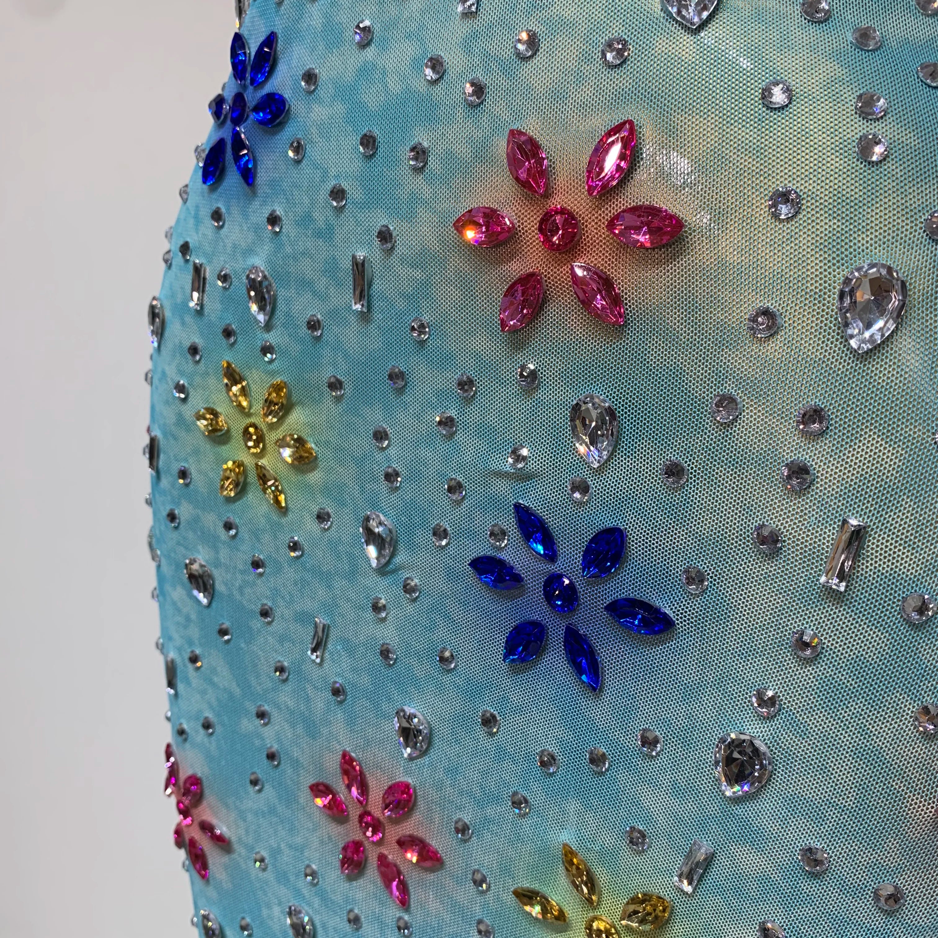 2025 Newest Sexy Mesh High Split Sparkly Diamonds See Through Dress Luxury Birthday Dress Women Celebrate Party Stage Outfit