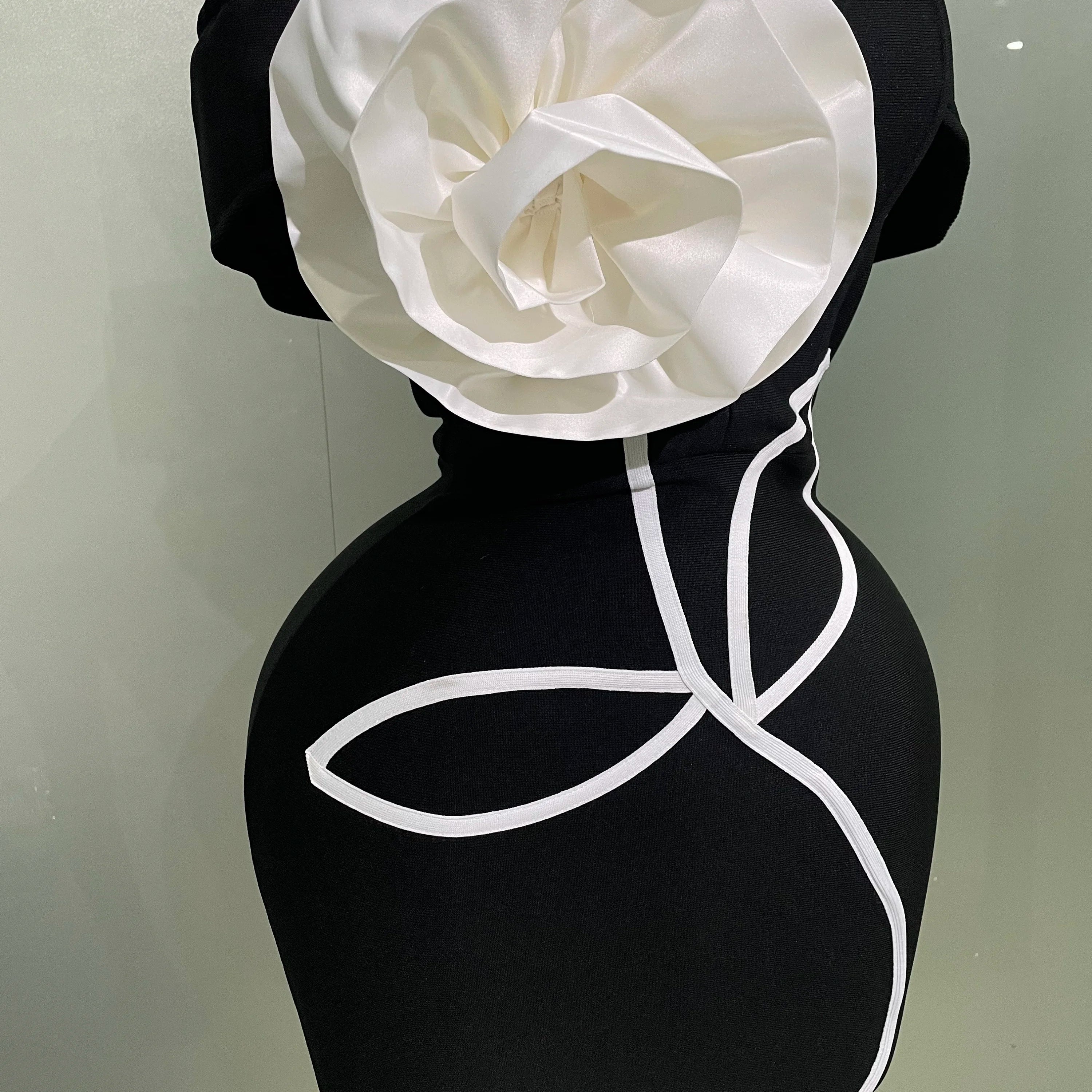 Women 2025 New Sexy Off Shoulder White Flower Black Mini Bodycon Bandage Dress Luxury Celebrity Evening Club Elegant Party Gowns