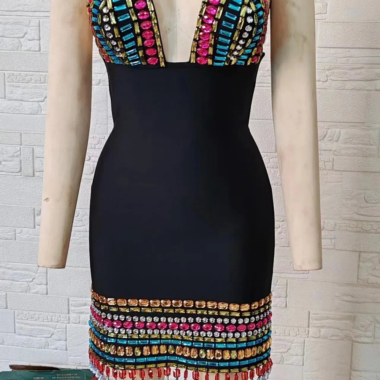 New Spring Women Sleeveless Sexy V-Neck Bodycon Midi Bandage Dress Colorful Crystal Nightclub Party Celebrate Dress