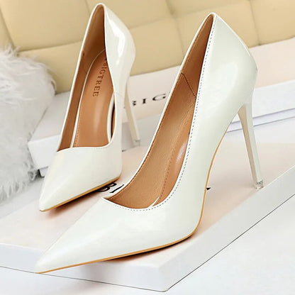 靴女性パンプスパテントレザーハイヒールの靴女性の基本ポンプ結婚式の靴女性のスティレット女性ヒールプラスサイズ 43