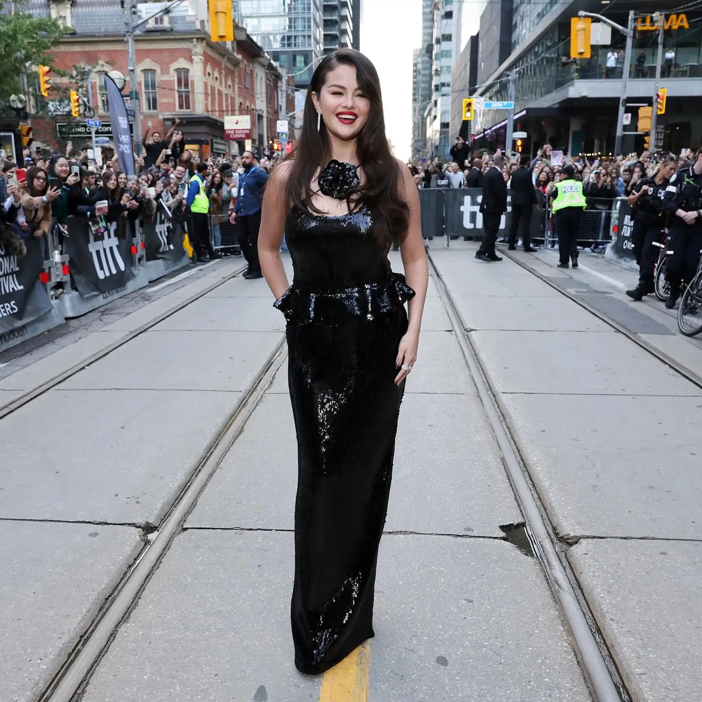 Celebrity Red Carpet Dress Black Color Shinning Sequins Sexy Halter Bodycon Long Dress Evening Party Outfit Vestido black