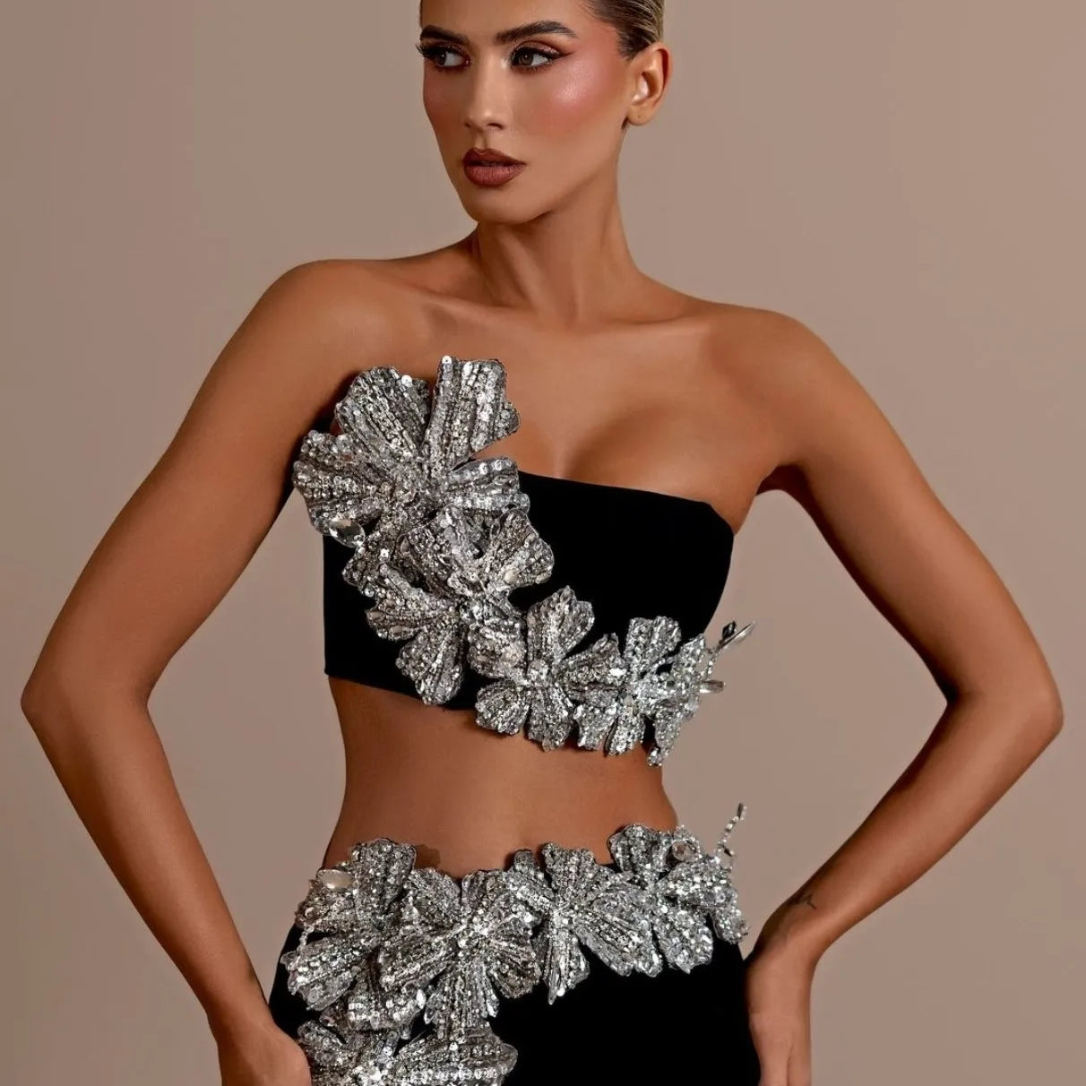 2024 Luxury Dazzling Diamond Flowers Short Strapless Top And Ankle Length Skirt 2 Pieces Woman Set Celebrity Party Vestido