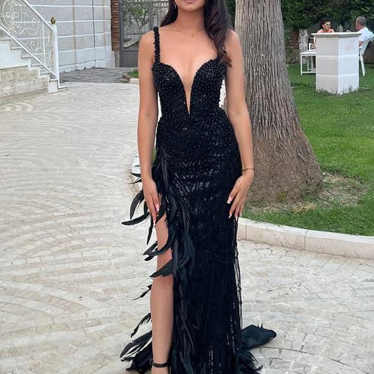 Black Pearls Long Dress Spaghetti Straps Sweetheart Neck Feathers Embellished Split Sequins Party Evening Gown With Gloves