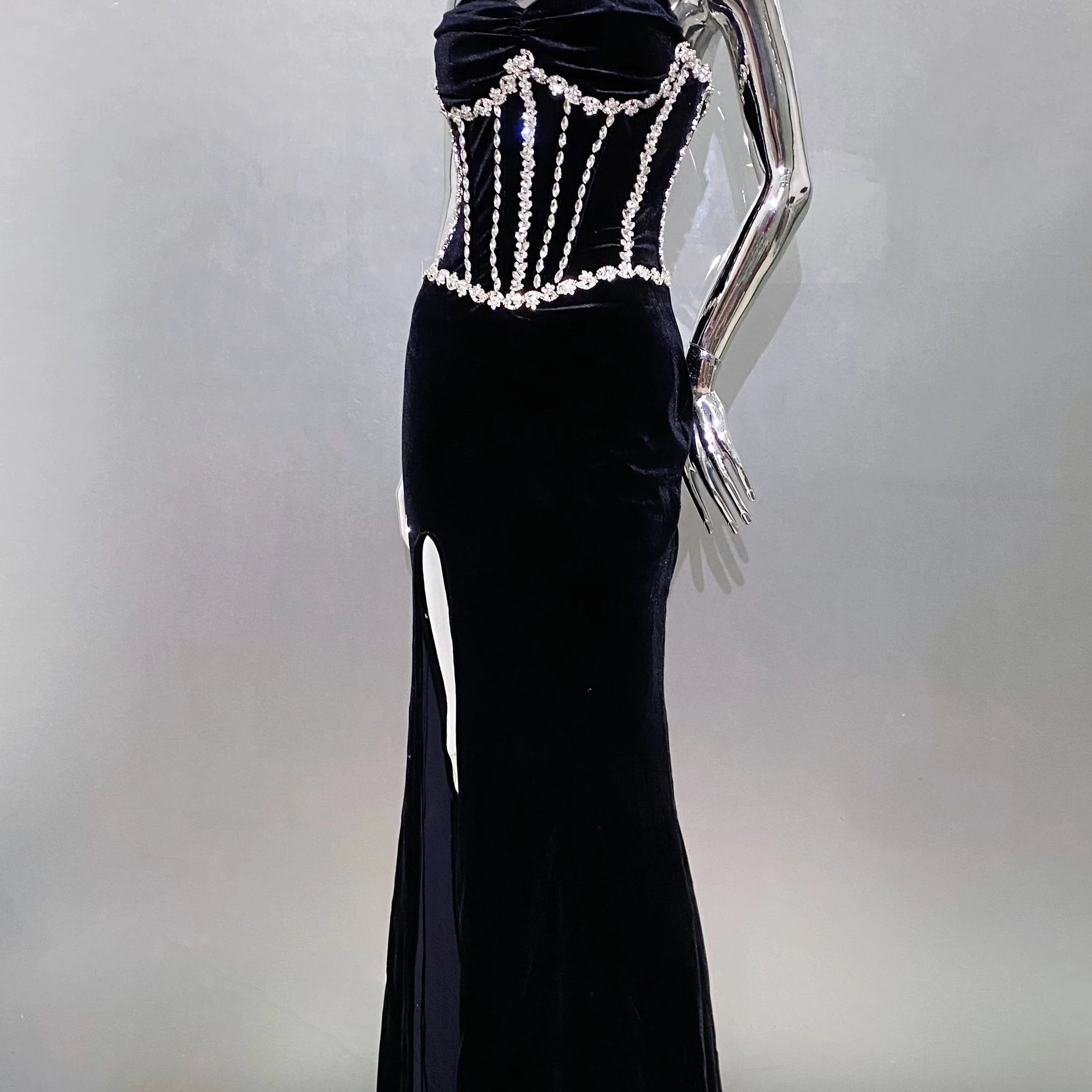 2025 Luxury Shining Diamond Halter Black Velvet floor Lenght Evening Dress Celebrity Birthday Party Outfit Performance Costume