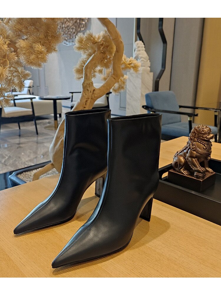 Women's New Pointed Thick Heel Sleeve Knee High Boots Fashion Fashion Show Gold Large Winter Boots 262Short black