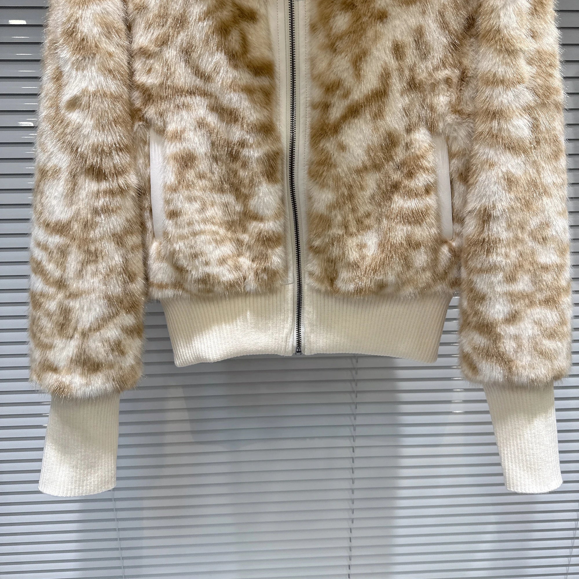 Winter New Style Leopard Print Fur Belt Buckle Collar Waist-Cinching Fur Coat For Women High Street Jacket 11A07761