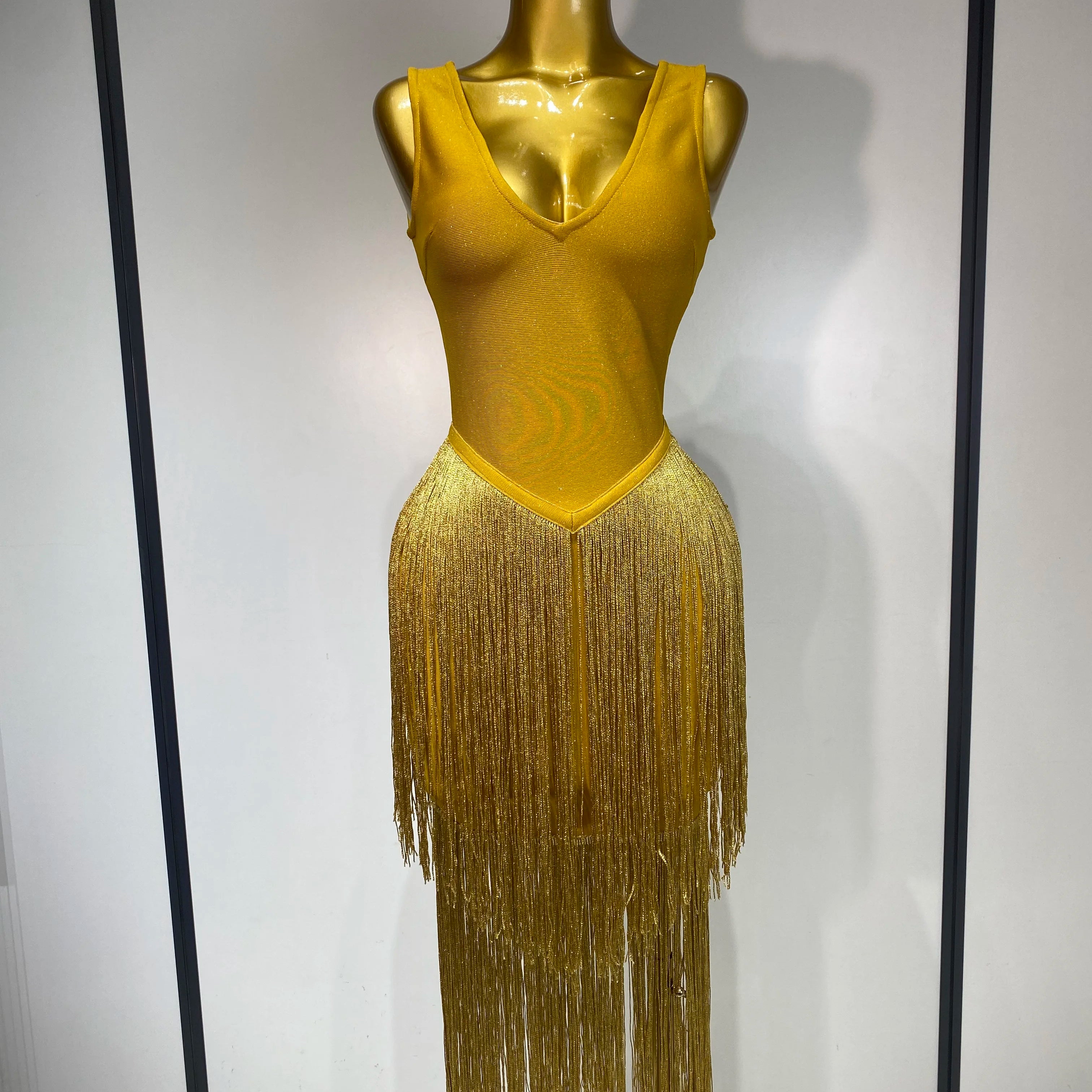 Sexy V Neck Yellow Tassels Women 2025 Prom Dress Sheath Sleeveless Party Gown Elegant Formal Luxury Birthday Club Dresses Gold