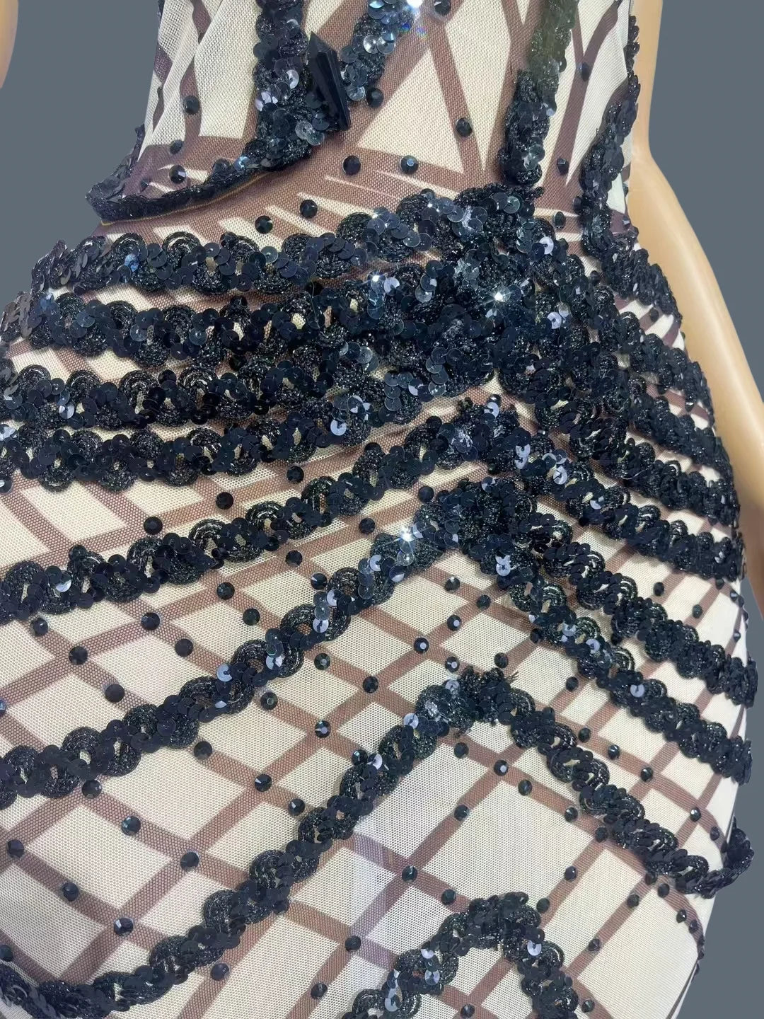 Black Sequins Grid Floor-length Dress for Women Luxury Dinners Deep V Neck Ball Dress Club Celebrate Party Strap Dress Kunsuo