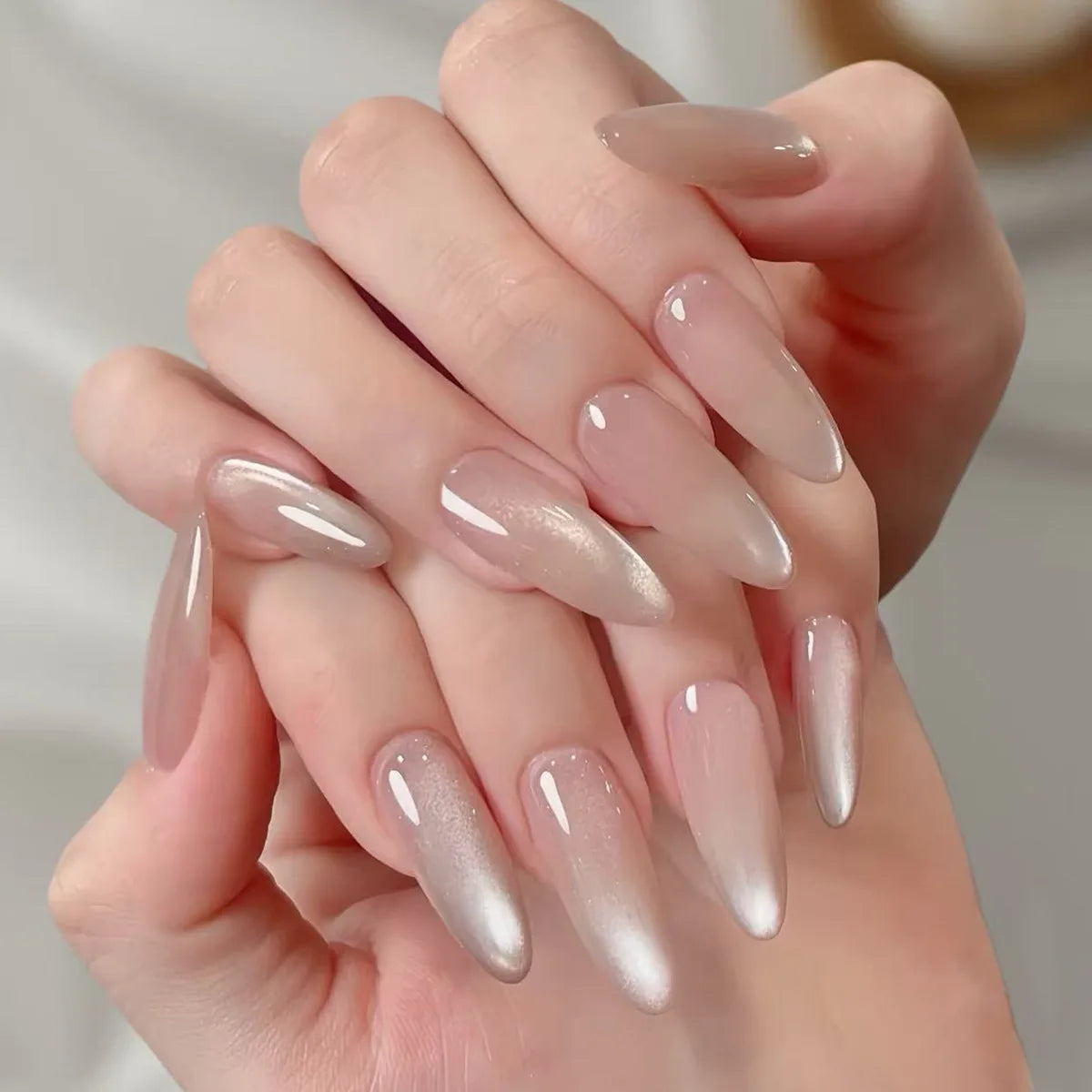 24Pcs Mid-length Almond Fake Nail with White Gradient Design Press on False Nails Round Head Wearable Full Cover Nails Tips Art MY175