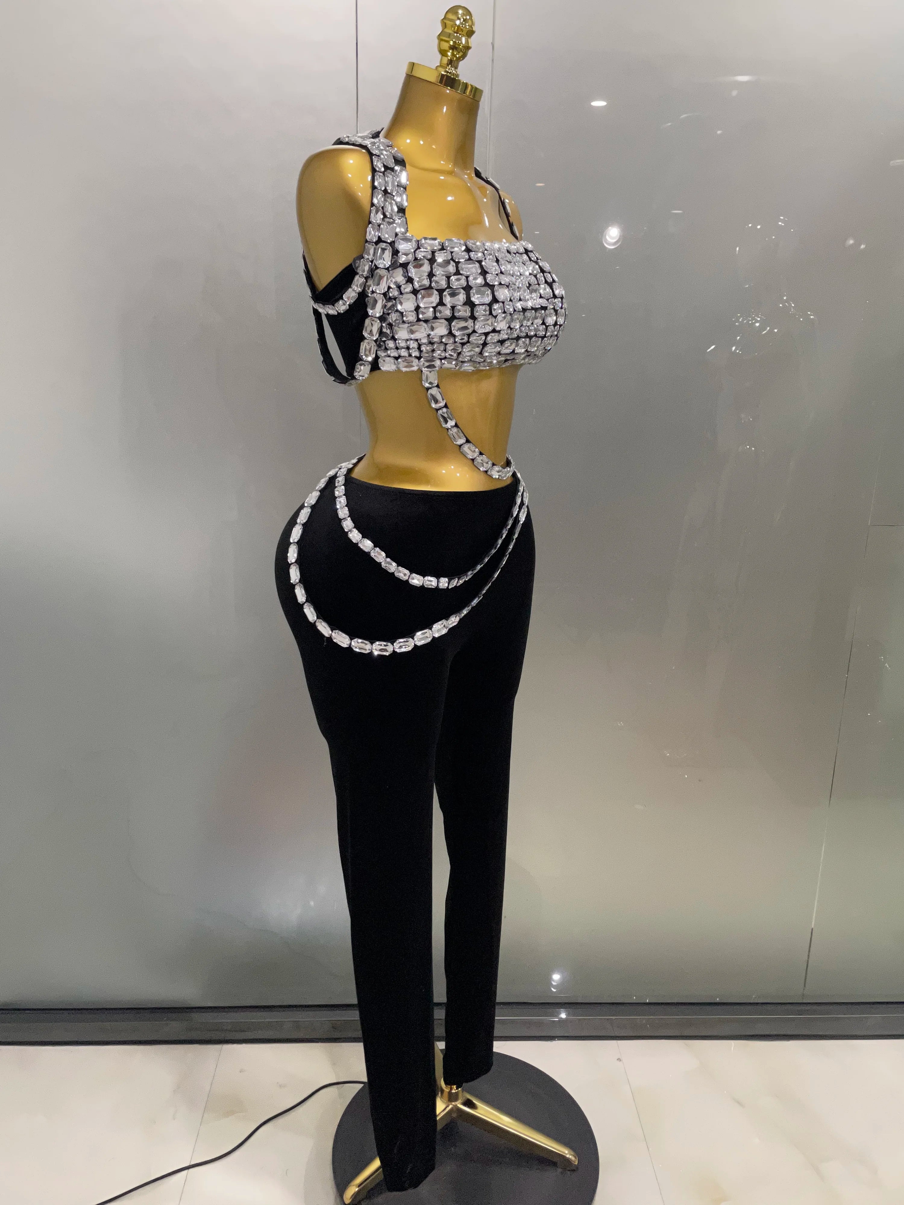 2025 New Luxury Sparkle Diamonds Sexy Crop Top Velour Pant Two Pieces Set Women Celebrate Birthday Party Nightclub Stage Costume