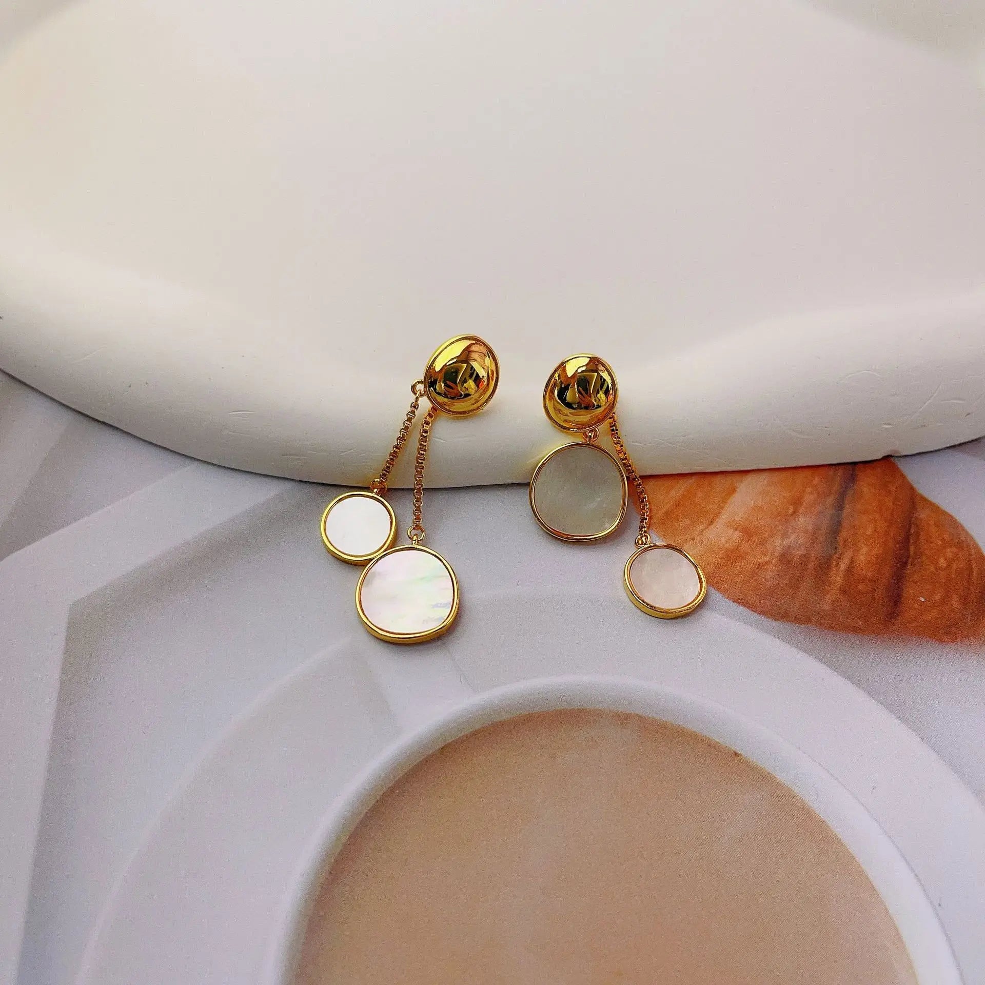 New French Elegant Gold Color Pearl Earrings for Korean Fashion Jewelry Party Women's Sweet Accessories