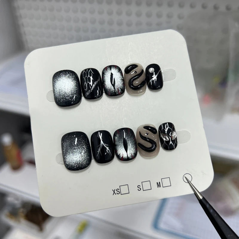 10Pcs Black Cat Eye Press on False Nails Glisten Little Snake Nail Art Short Round Spice Girl Ballet Finished Wearable Fake Nail 1 XS