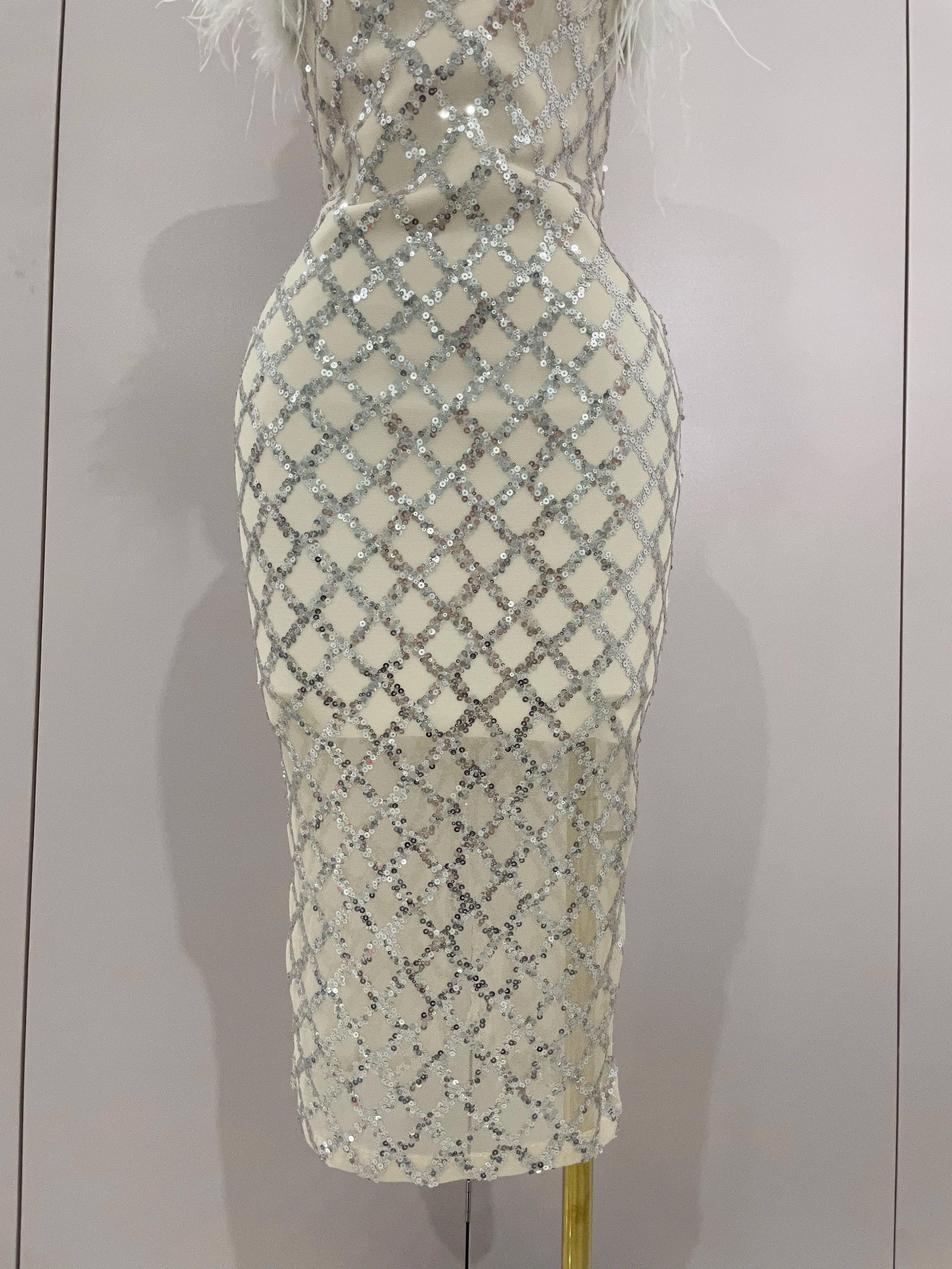 2025 New Shinning White Feathers Sequins Straples Bodycon Dress Women Fashion Celebrate Luxury Birthday Party Cocktail Dress