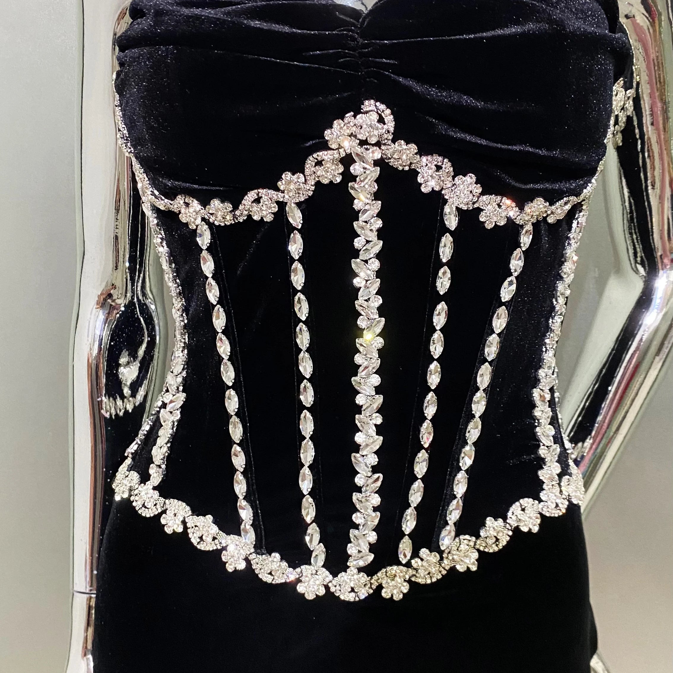 2025 Luxury Shining Diamond Halter Black Velvet floor Lenght Evening Dress Celebrity Birthday Party Outfit Performance Costume