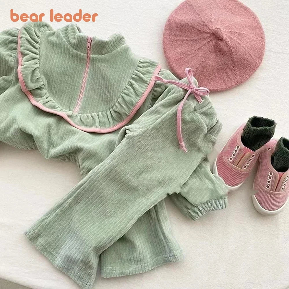 Spring and Autumn Girls Long Sleeve Hoodie Bell Bottoms Two-piece Childrens Fashion Small Casual Sports Suit