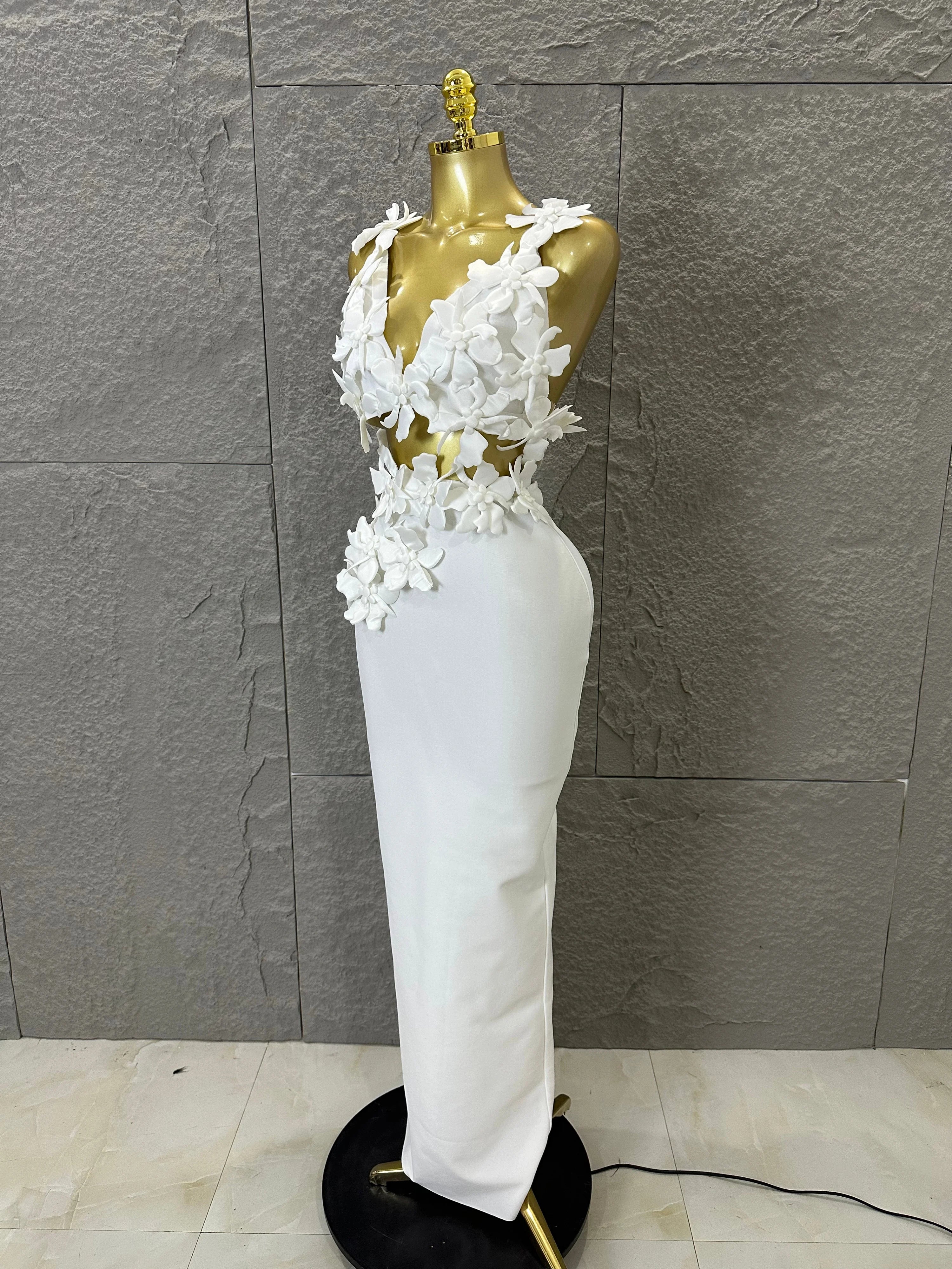 2026 Glamorous White 3D Floral Maxi Dress Women Sexy V-Neck Sheer Cutout Waist Bodycon Outfit Evening Gala Party Costume