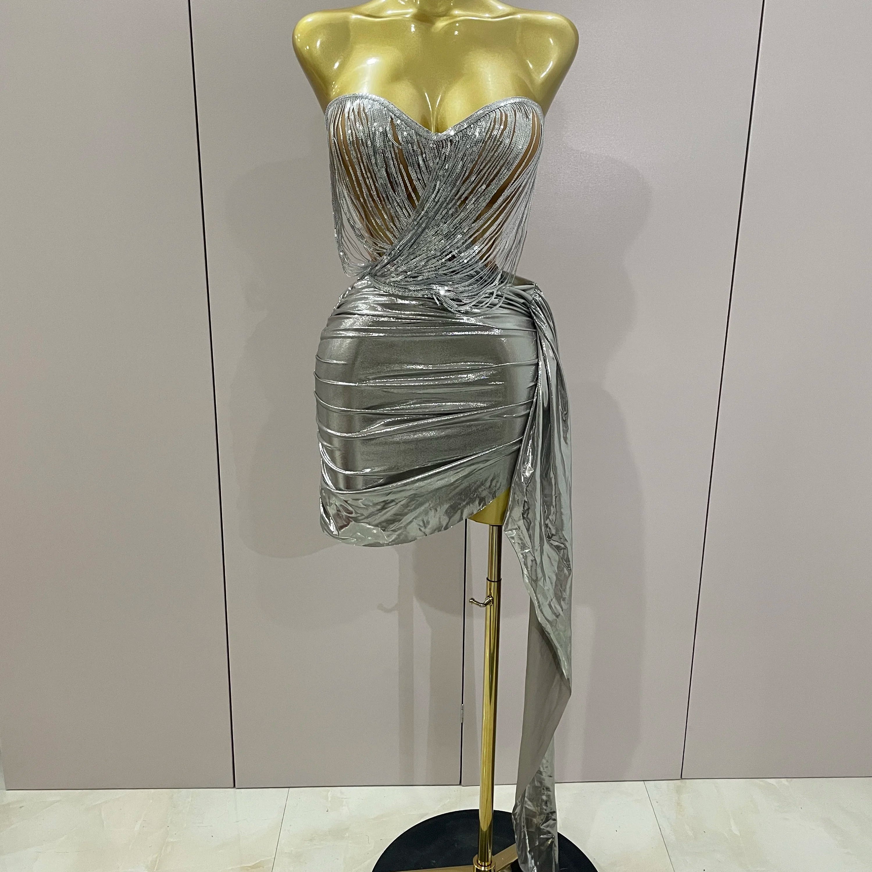 STOCK 2025 New Sexy Strapless Sequin Top Short Skirt 2 pcs Set Women Party Celebrate Nightclub Singer Performance Stage Outfit Silver