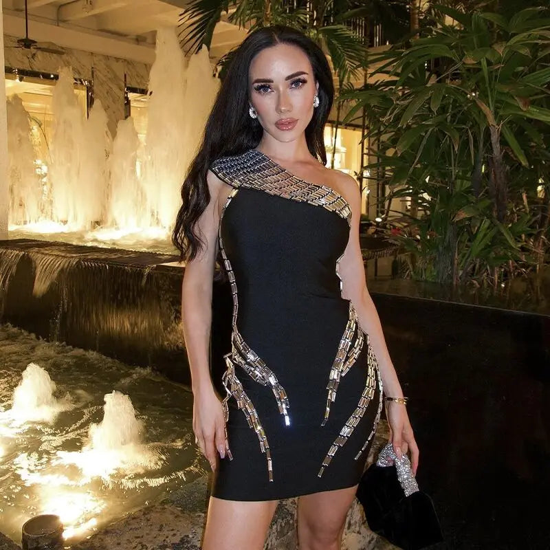 Women Sexy One Shoulder Sparkly Crystal Bodycon Mini Bandage Dress Fashion Celebrate Nightclub Party Outfit