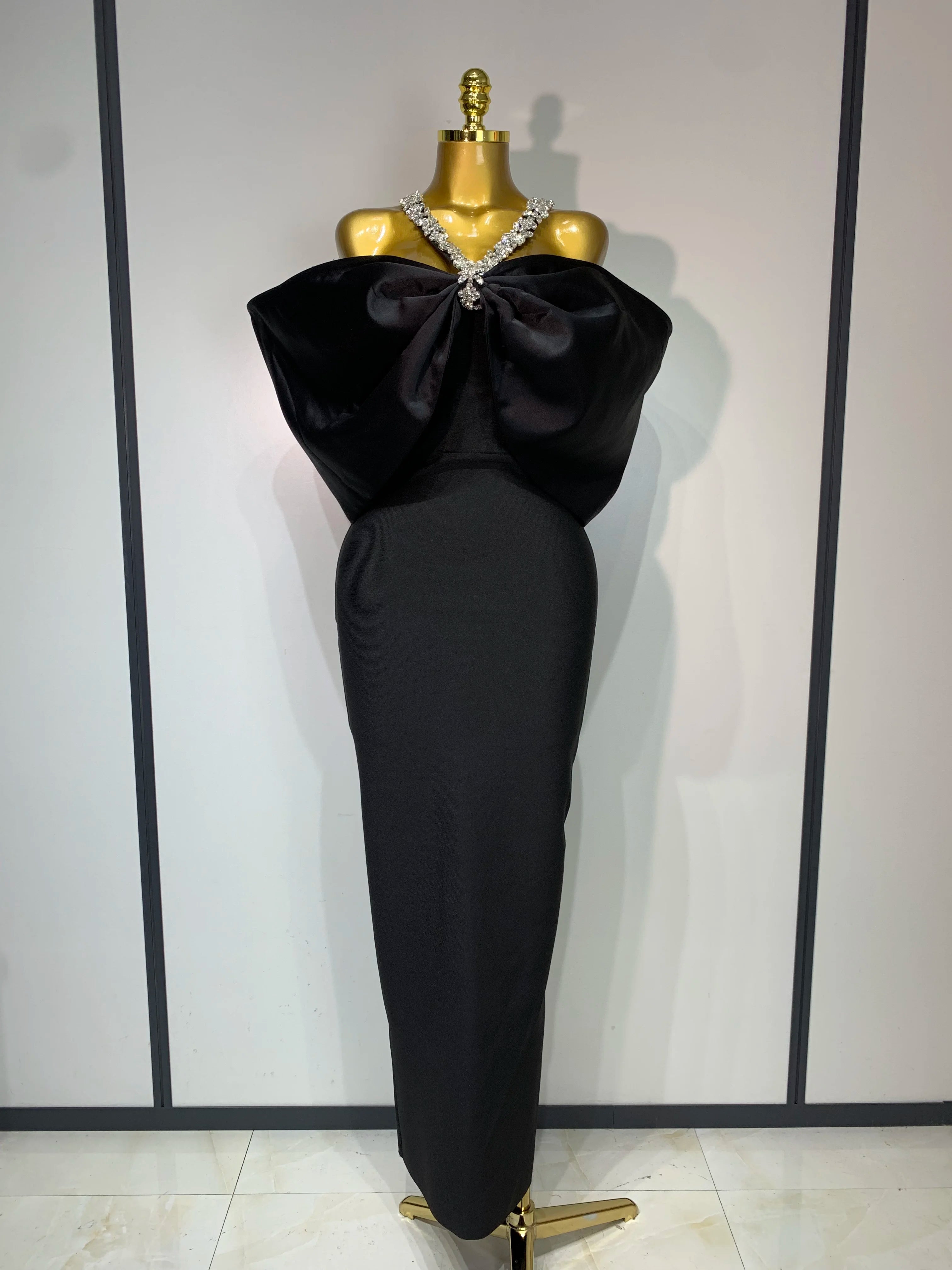 Women Sexy Halter Off the Shoulder Crystal Ruffles Bodycon Long Bandage Dress Nightclub Party Luxury Birthday Celebrate Gowns black