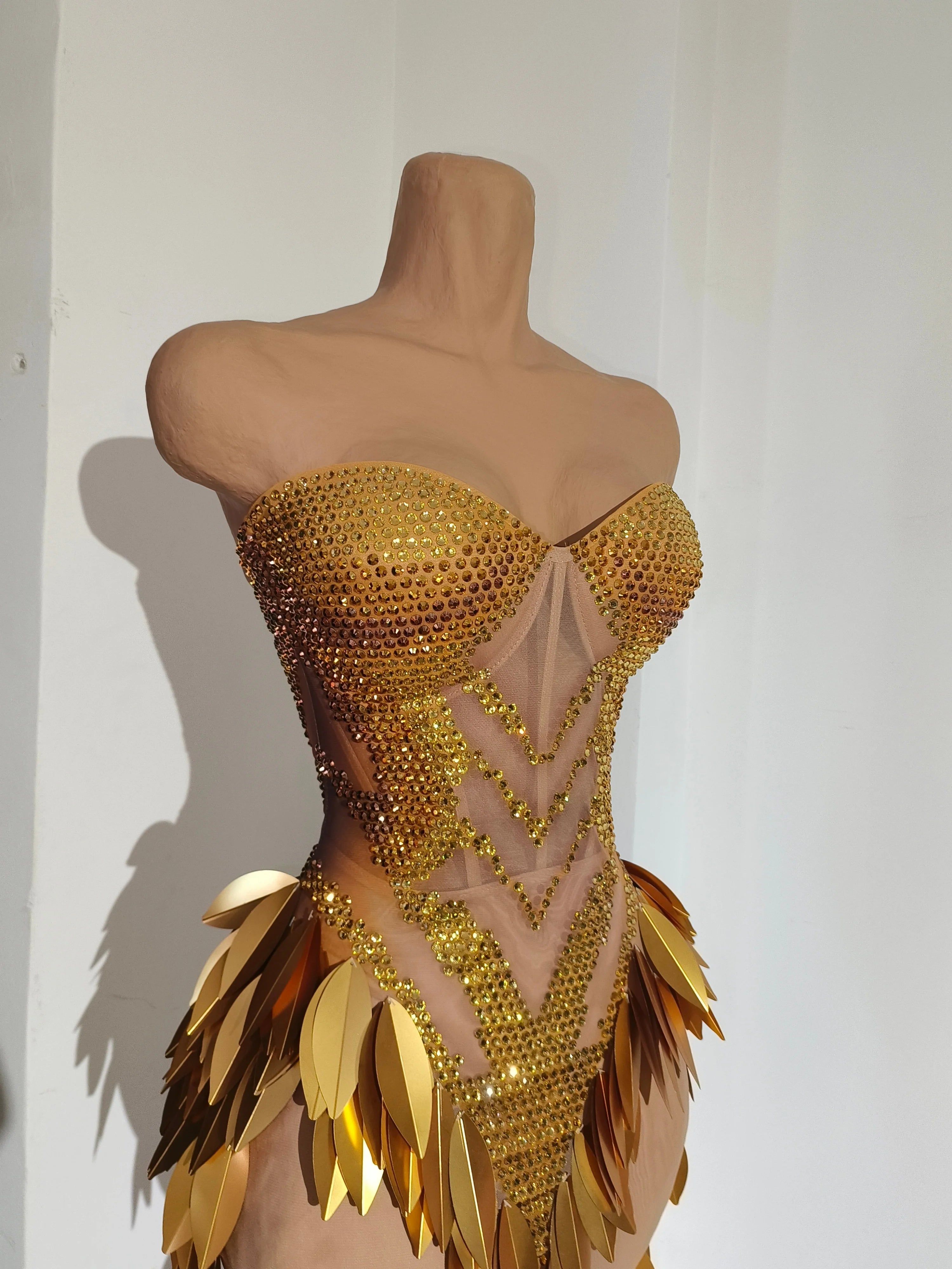 Luxurious Gold Strapless Dress Women Sexy Sheer Mesh Full Crystal Beaded Leaf Form-Fitting Mermaid Formal Event Party Costume